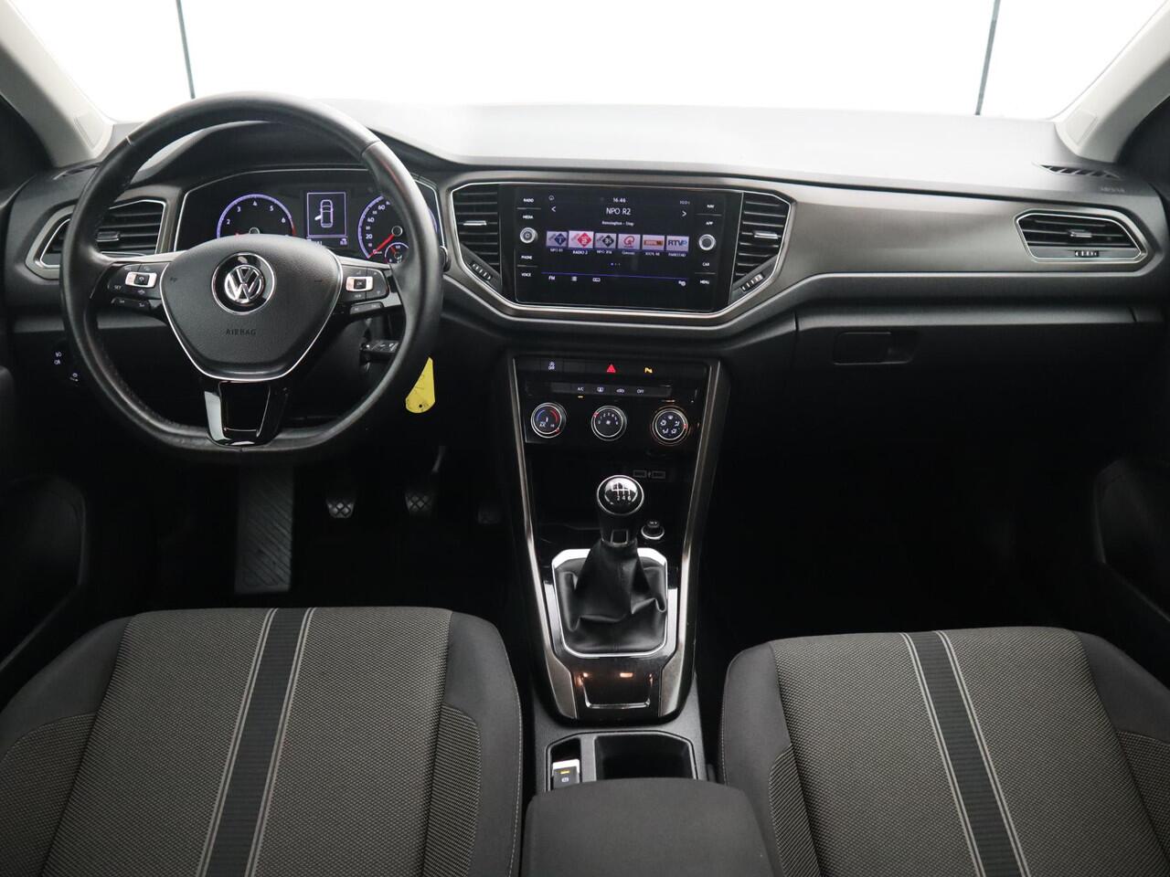 Volkswagen T-Roc 1.5 TSI Style TREKHAAK / CARPLAY / NAVI / AIRCO / PDC / BLUETOOTH / CRUISE / NL-AUTO