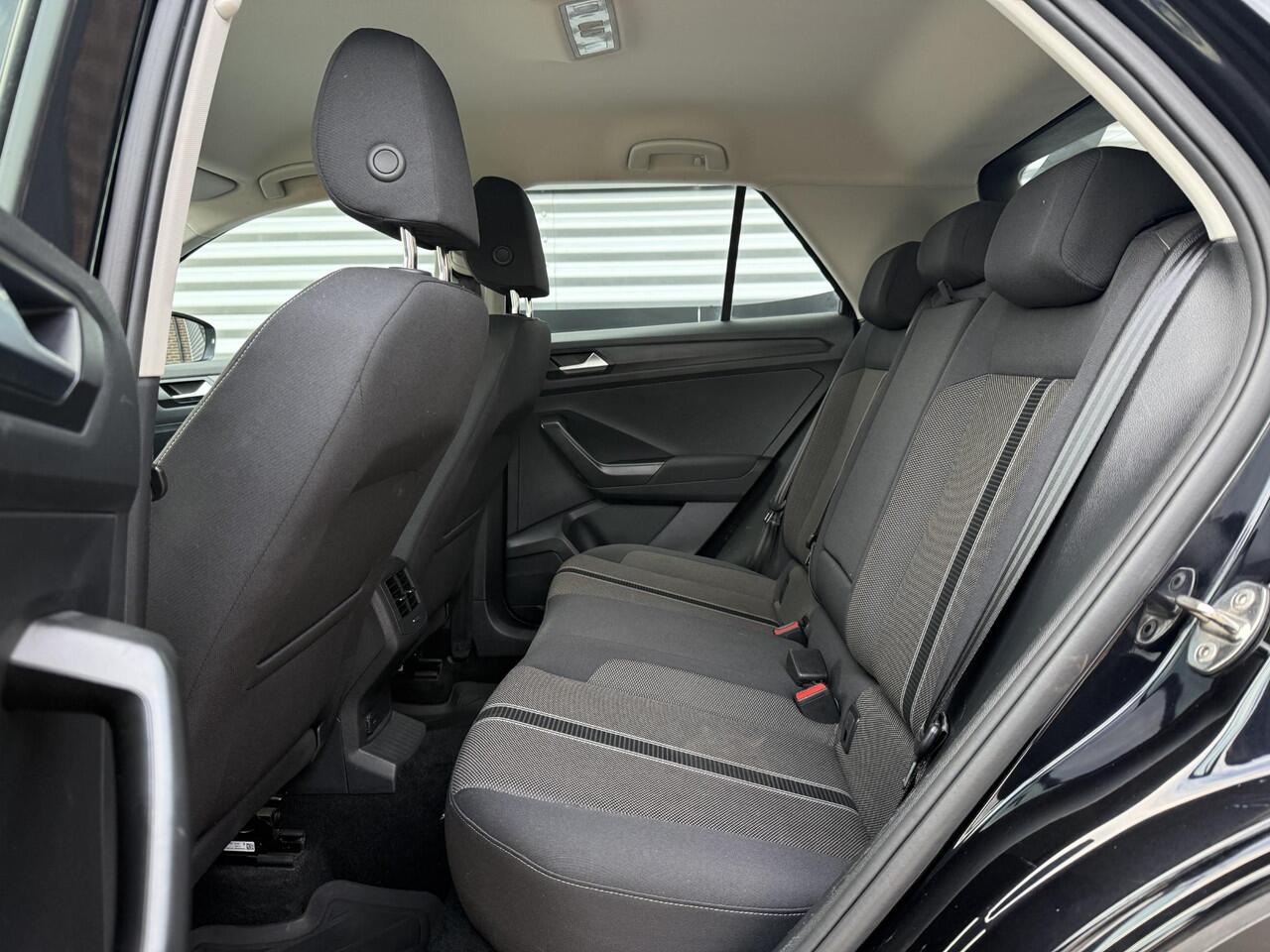 Volkswagen T-Roc 1.5 TSI Style 1e Eigenaar|Navi|Carplay|Automaat|150 PK|Adap cruise|PDC V+A|Clima|N.A.P,APK tot 08-2027