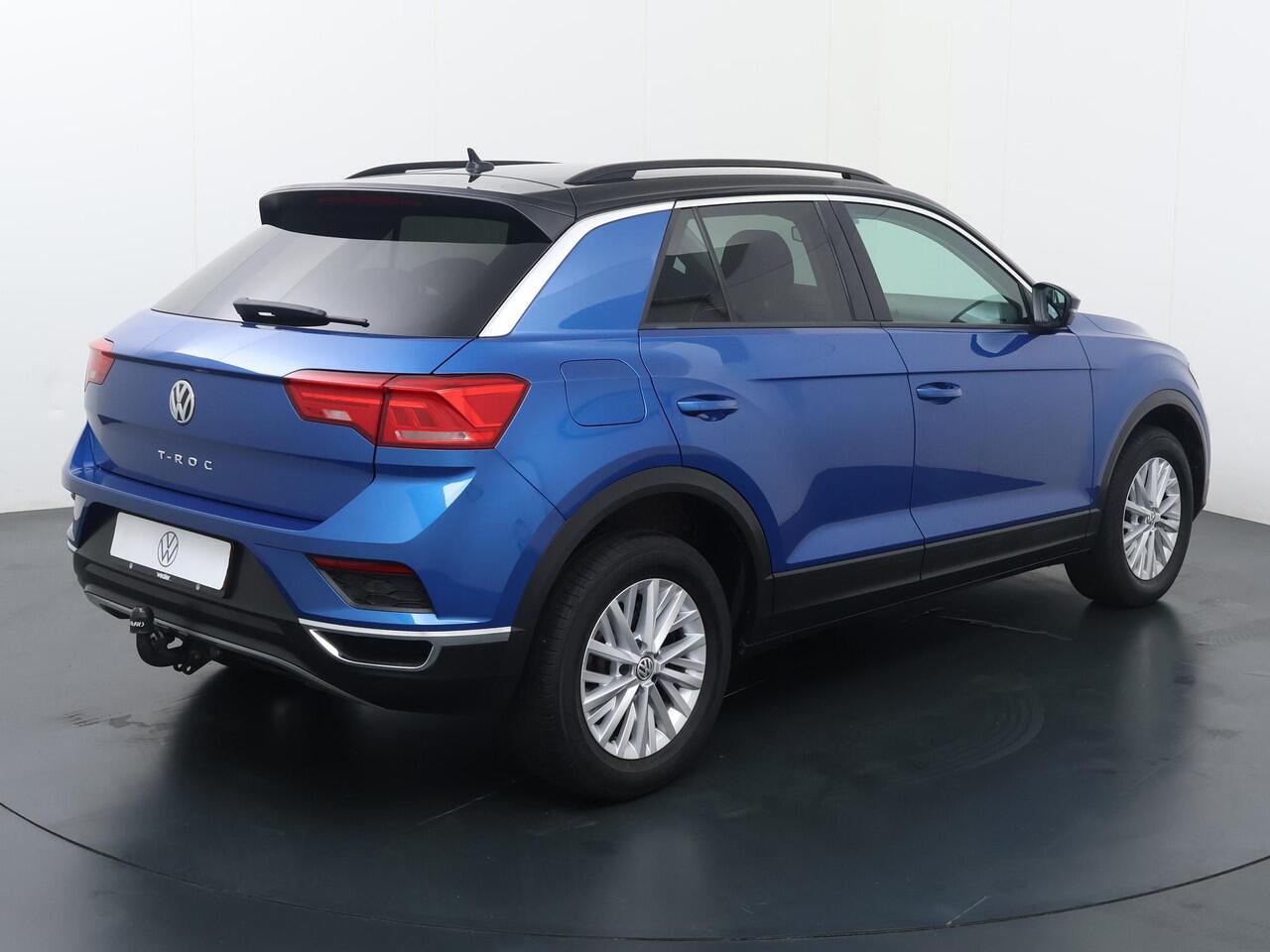 Volkswagen T-Roc 1.5 TSI Sport | 150 PK | Automaat | Multifunctioneel stuurwiel | Parkeersensoren | Cruisecontrol | Trekhaak |