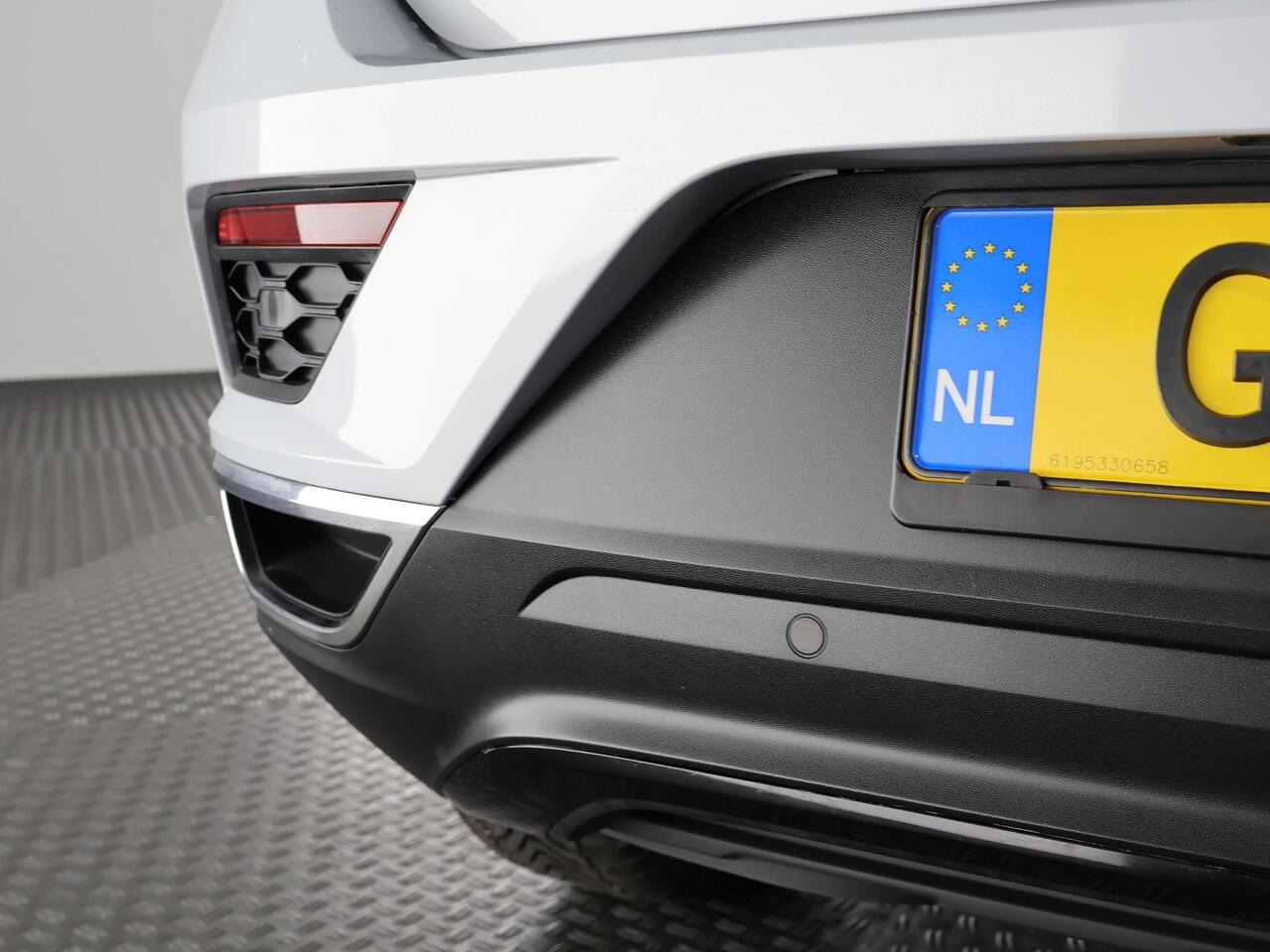 Volkswagen T-Roc 1.0 TSI Two-Tone | Apple Carplay & AndroidAUTO | Privacy Glass |