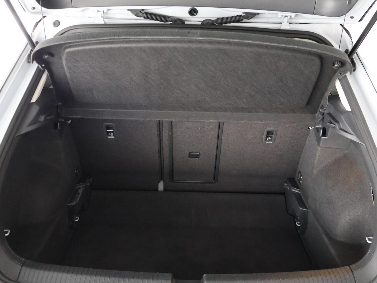 Volkswagen T-Roc 1.0 TSI Two-Tone | Apple Carplay & AndroidAUTO | Privacy Glass |