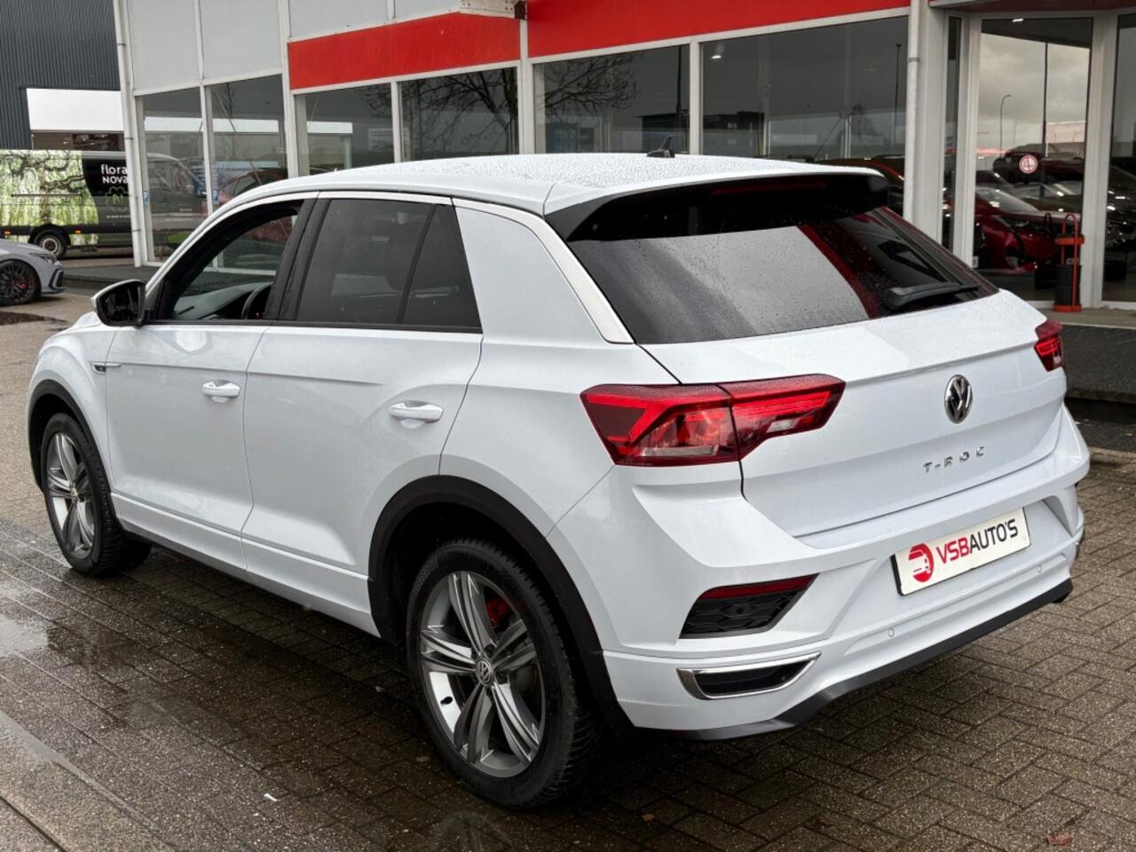 Volkswagen T-Roc 1.5 TSI ACT. 150PK AUT. R-LINE DIGITALE-SCHERM NAVI CAMERA CARPLAY AIRCO LMV PDC