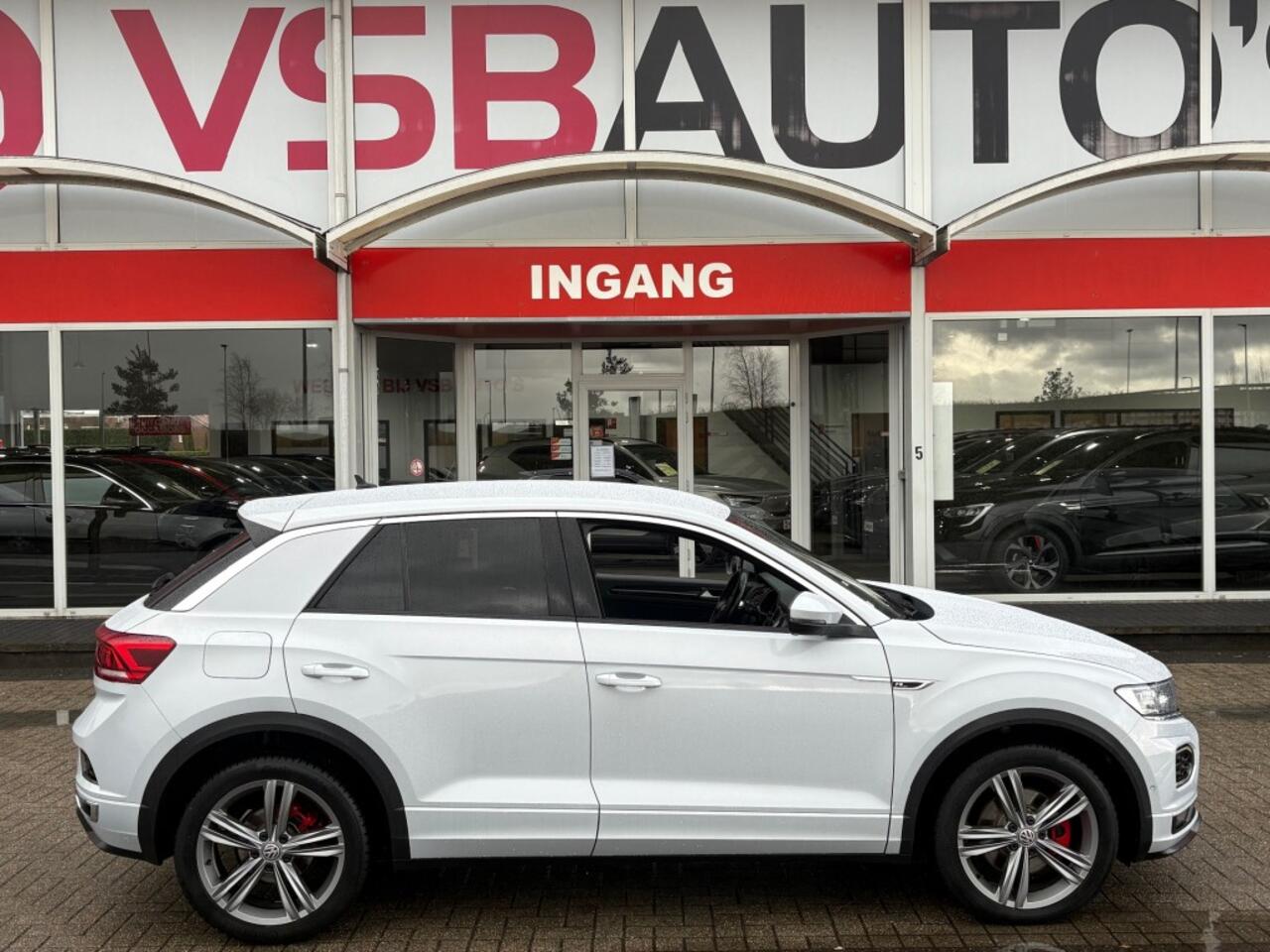 Volkswagen T-Roc 1.5 TSI ACT. 150PK AUT. R-LINE DIGITALE-SCHERM NAVI CAMERA CARPLAY AIRCO LMV PDC