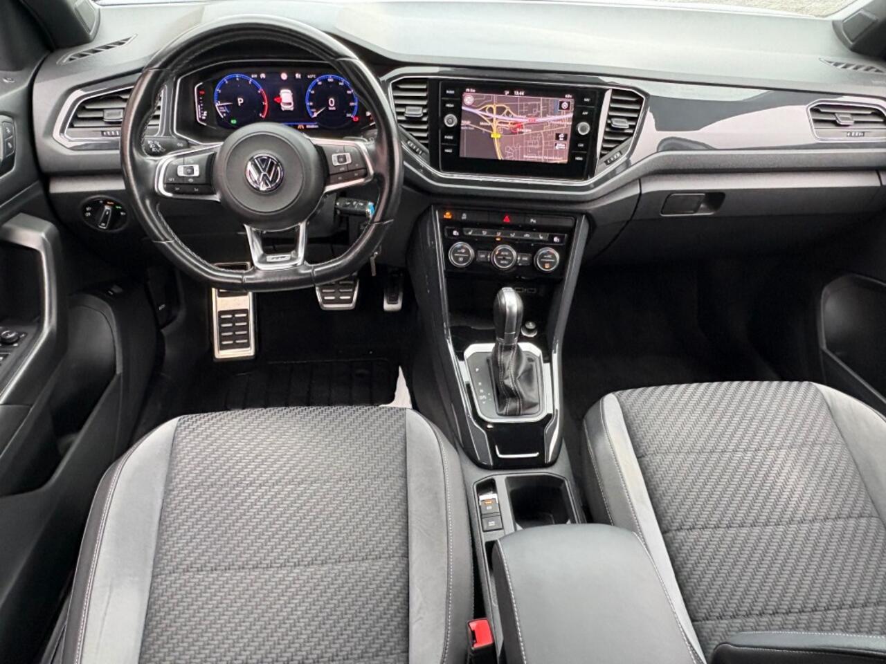 Volkswagen T-Roc 1.5 TSI ACT. 150PK AUT. R-LINE DIGITALE-SCHERM NAVI CAMERA CARPLAY AIRCO LMV PDC