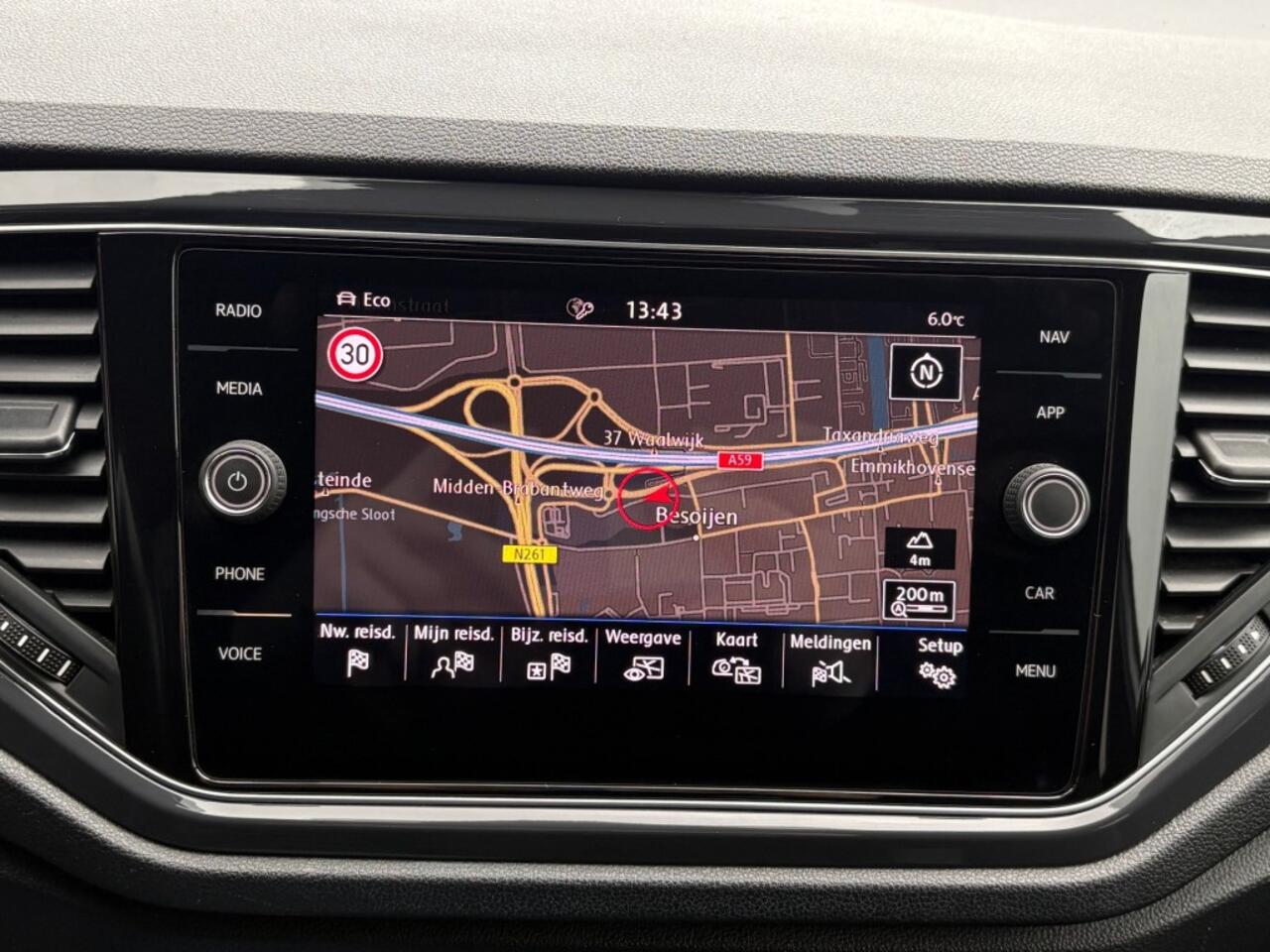 Volkswagen T-Roc 1.5 TSI ACT. 150PK AUT. R-LINE DIGITALE-SCHERM NAVI CAMERA CARPLAY AIRCO LMV PDC
