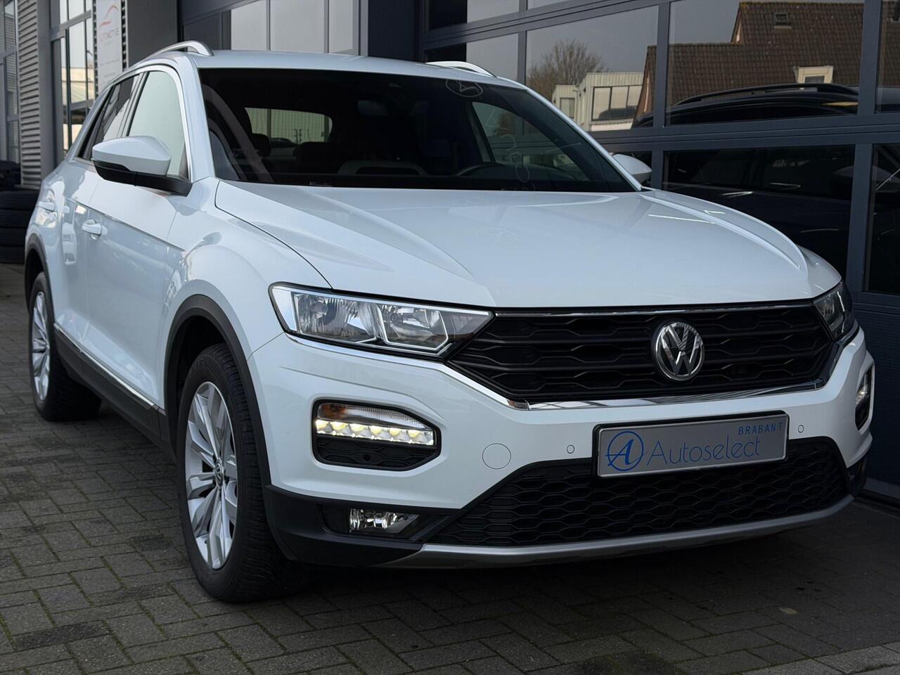 Volkswagen T-Roc 1.5 TSI Sport CarPlay Camera Virtual Dash
