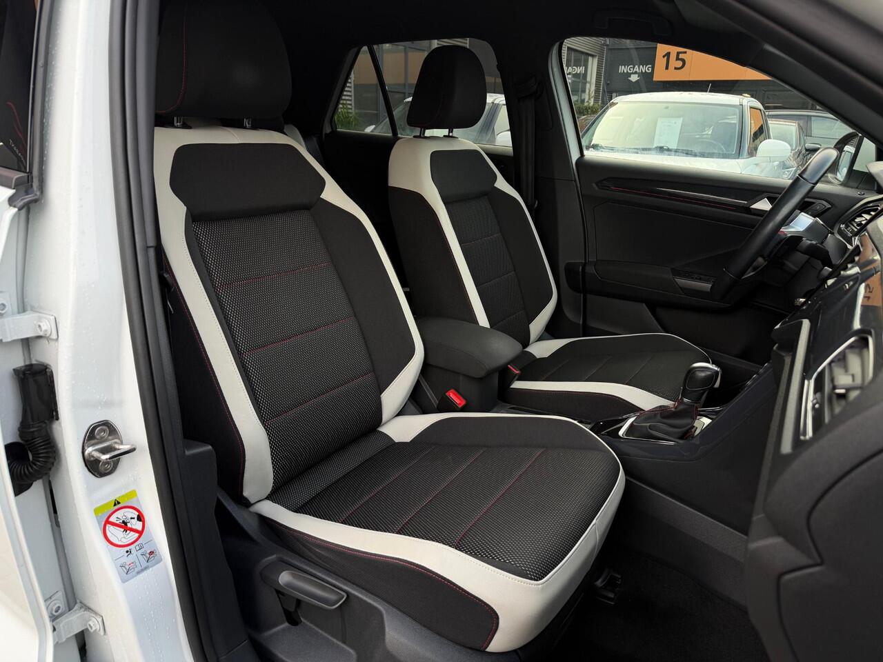 Volkswagen T-Roc 1.5 TSI Sport CarPlay Camera Virtual Dash