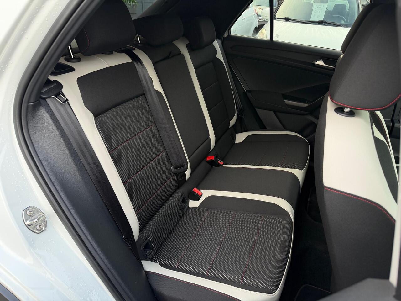 Volkswagen T-Roc 1.5 TSI Sport CarPlay Camera Virtual Dash