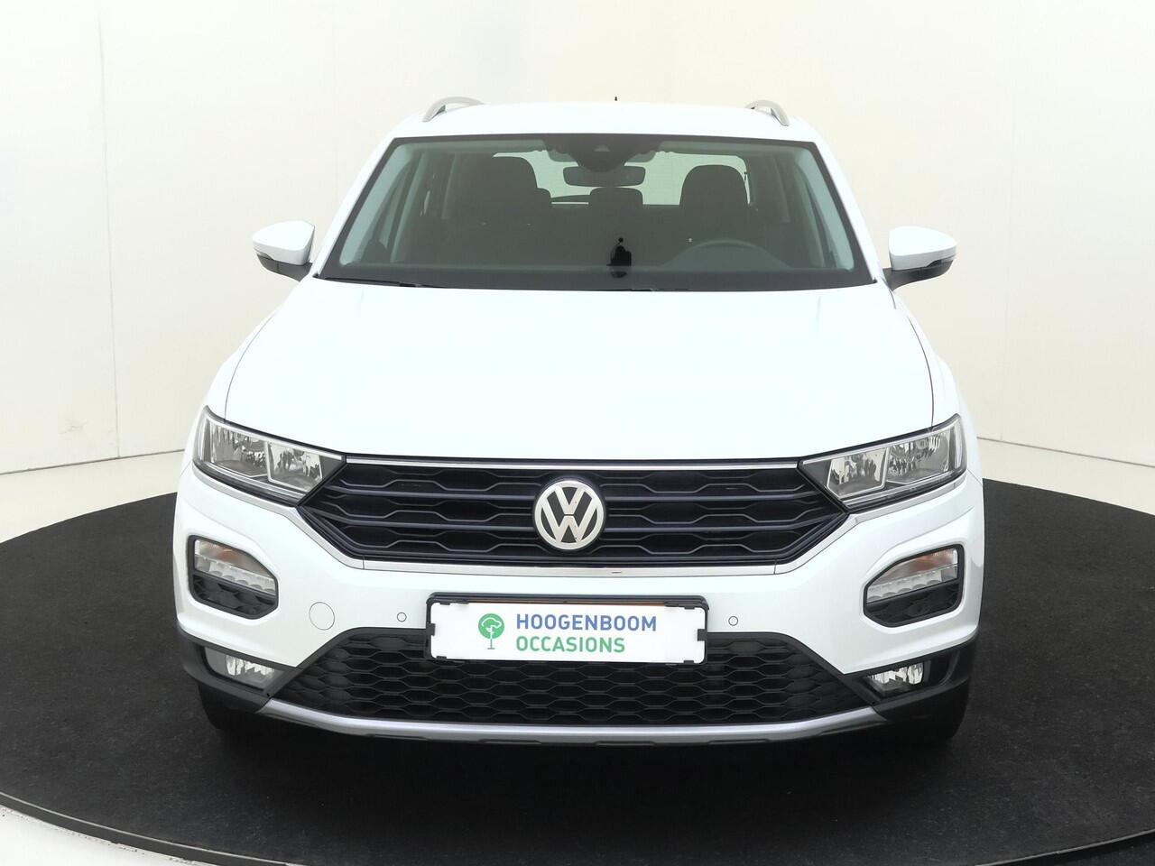 Volkswagen T-Roc 1.0 TSI Style | Parkeersensoren | Adaptieve cruise control | CarPlay | Navigatie | Airco |