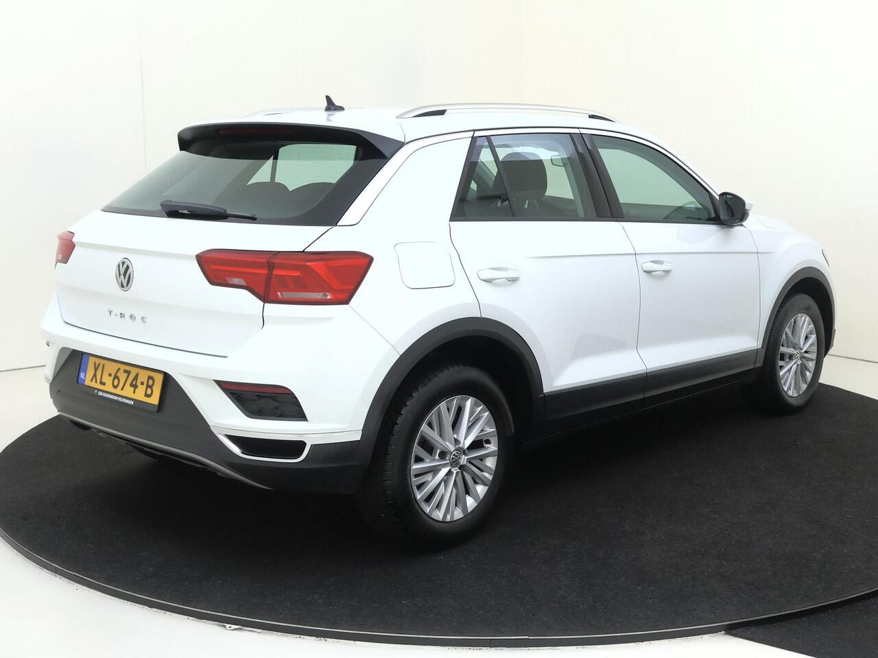 Volkswagen T-Roc 1.0 TSI Style | Parkeersensoren | Adaptieve cruise control | CarPlay | Navigatie | Airco |