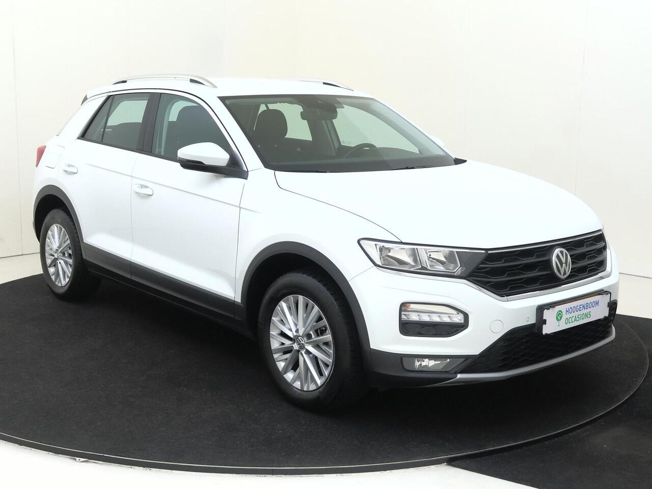Volkswagen T-Roc 1.0 TSI Style | Parkeersensoren | Adaptieve cruise control | CarPlay | Navigatie | Airco |