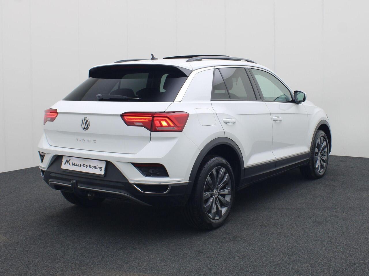 Volkswagen T-Roc 1.5 TSI 150PK DSG Style · Camera · Panoramadak · Apple/Android Car Play · Trekhaak · Navigatie · 17'' Inch ·