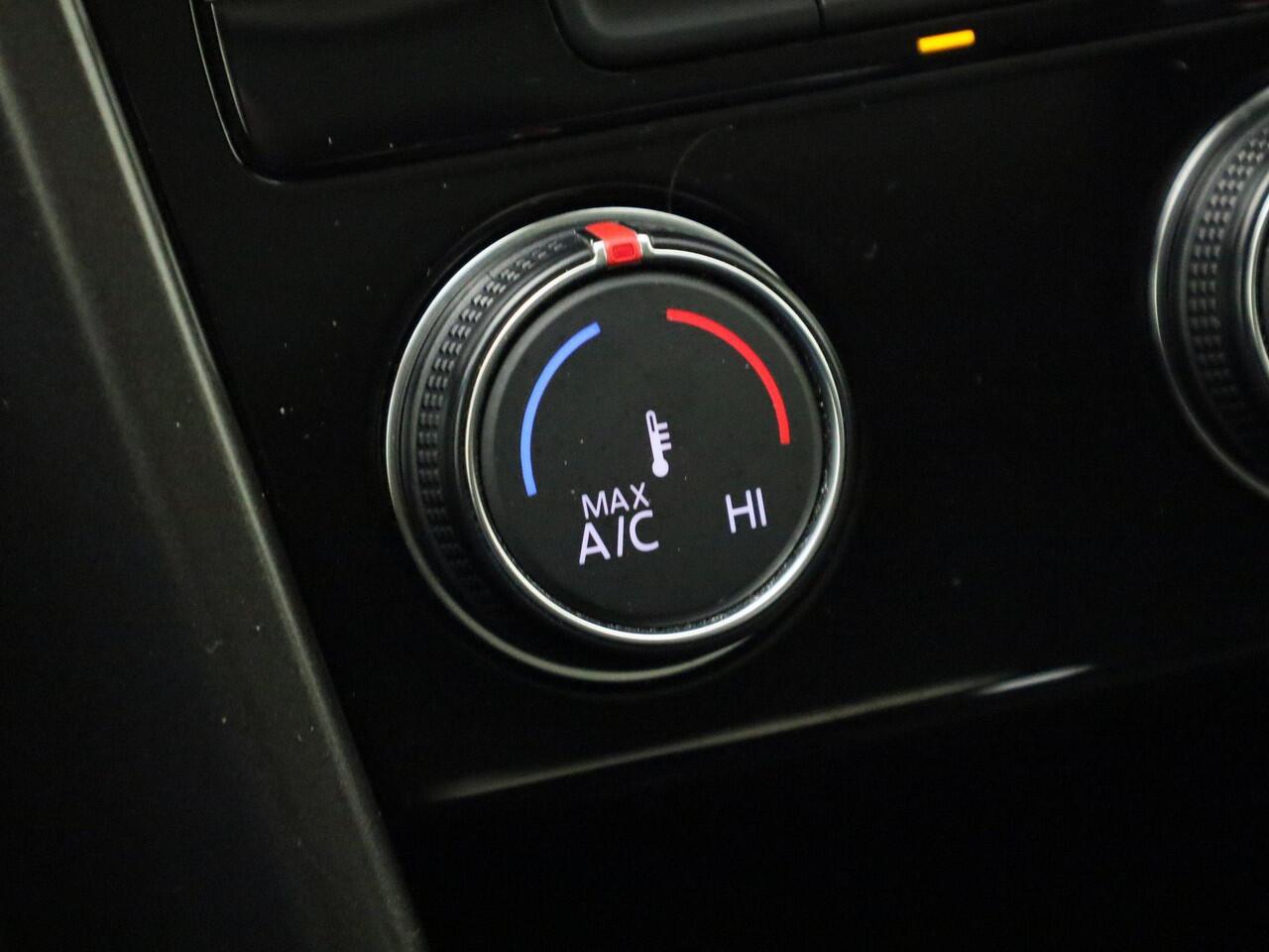 Volkswagen T-Roc 1.5 TSI 150PK DSG Style · Camera · Panoramadak · Apple/Android Car Play · Trekhaak · Navigatie · 17'' Inch ·