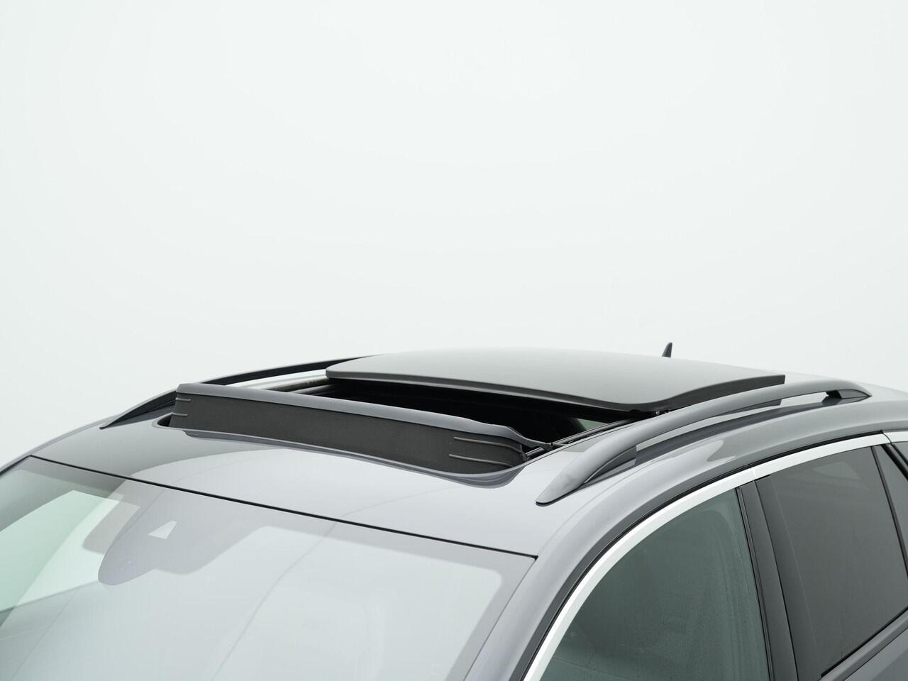 Volkswagen T-Roc 1.5 TSI 150 pk DSG Sport Business R | R-Line | Panoramadak | Beats | Stoelverwarming | Adaptive Cruise