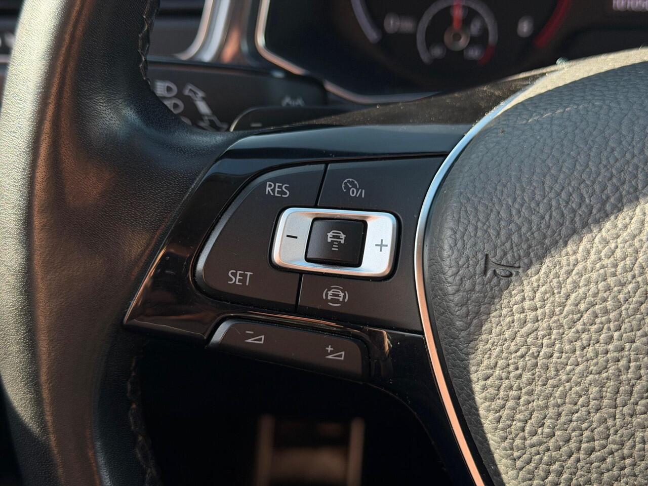 Volkswagen T-Roc 1.5 TSI Style Navi Camera LED