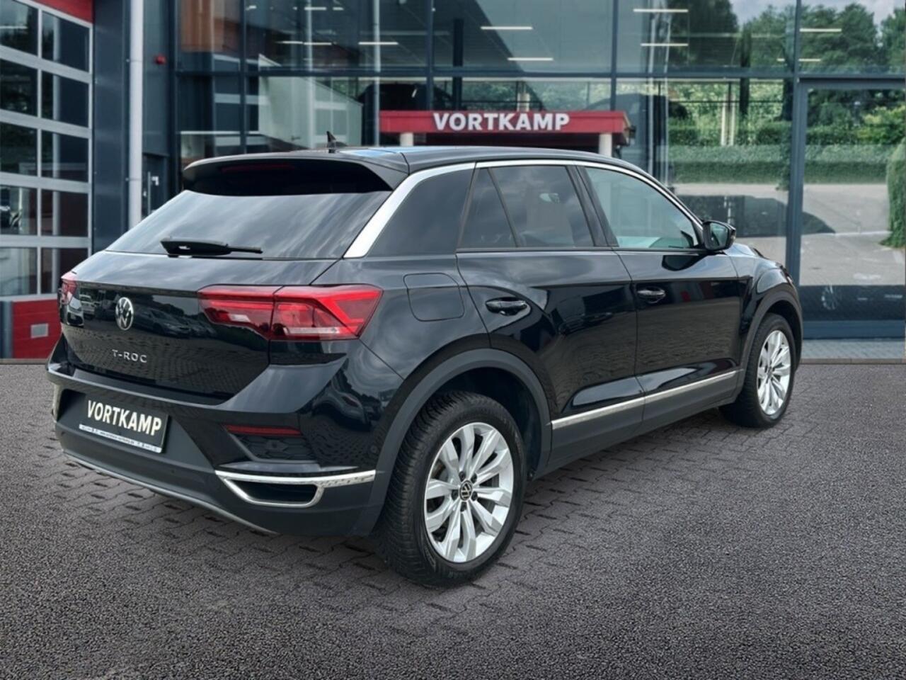 Volkswagen T-Roc 1.5 TSI DSG SPORT TREKHAAK/CAMERA/NAVI/CARPLAY/ACC/STOELVERW/E-KLEP