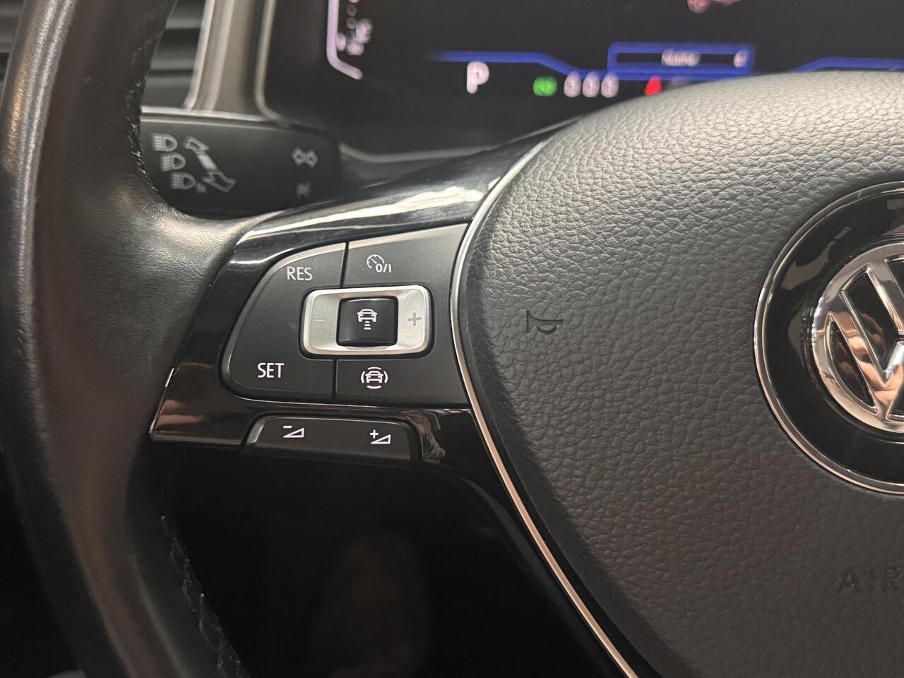 Volkswagen T-Roc 1.5 TSI 150pk DSG Automaat Style Navi Camera Trekhaak 1e Eigenaar Dealeronderhouden