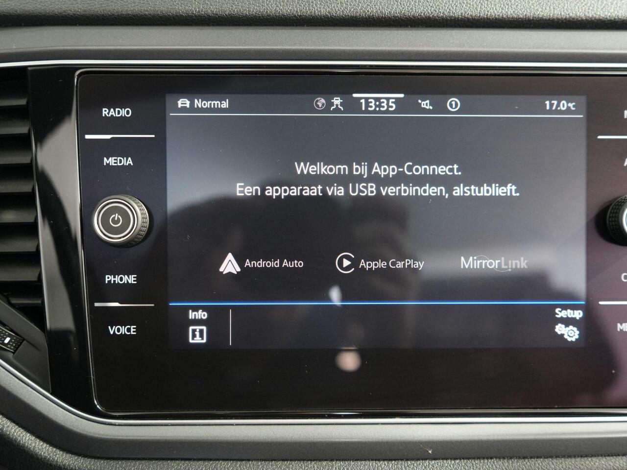 Volkswagen T-Roc Cabrio 1.5 TSI R-Line Trekhaak | Camera | Carplay |