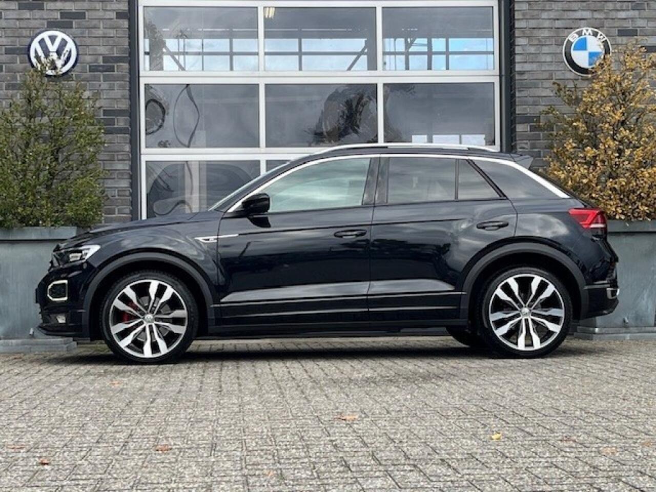 Volkswagen T-Roc 1.5 TSI AUT. SPORT R-LINE BEATS - VIRTU - PANO. DAK - TREKH.