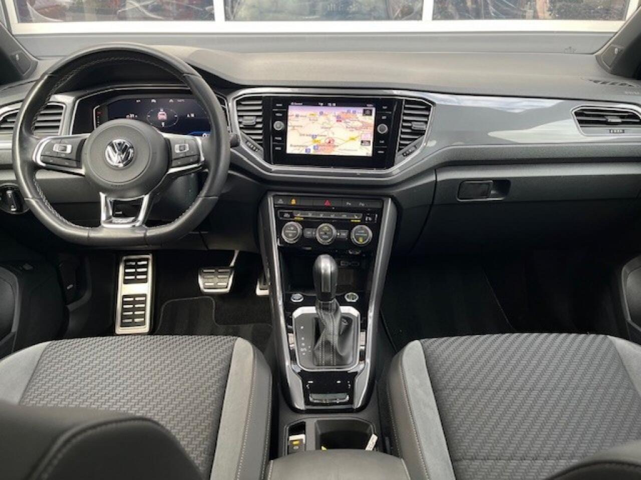 Volkswagen T-Roc 1.5 TSI AUT. SPORT R-LINE BEATS - VIRTU - PANO. DAK - TREKH.