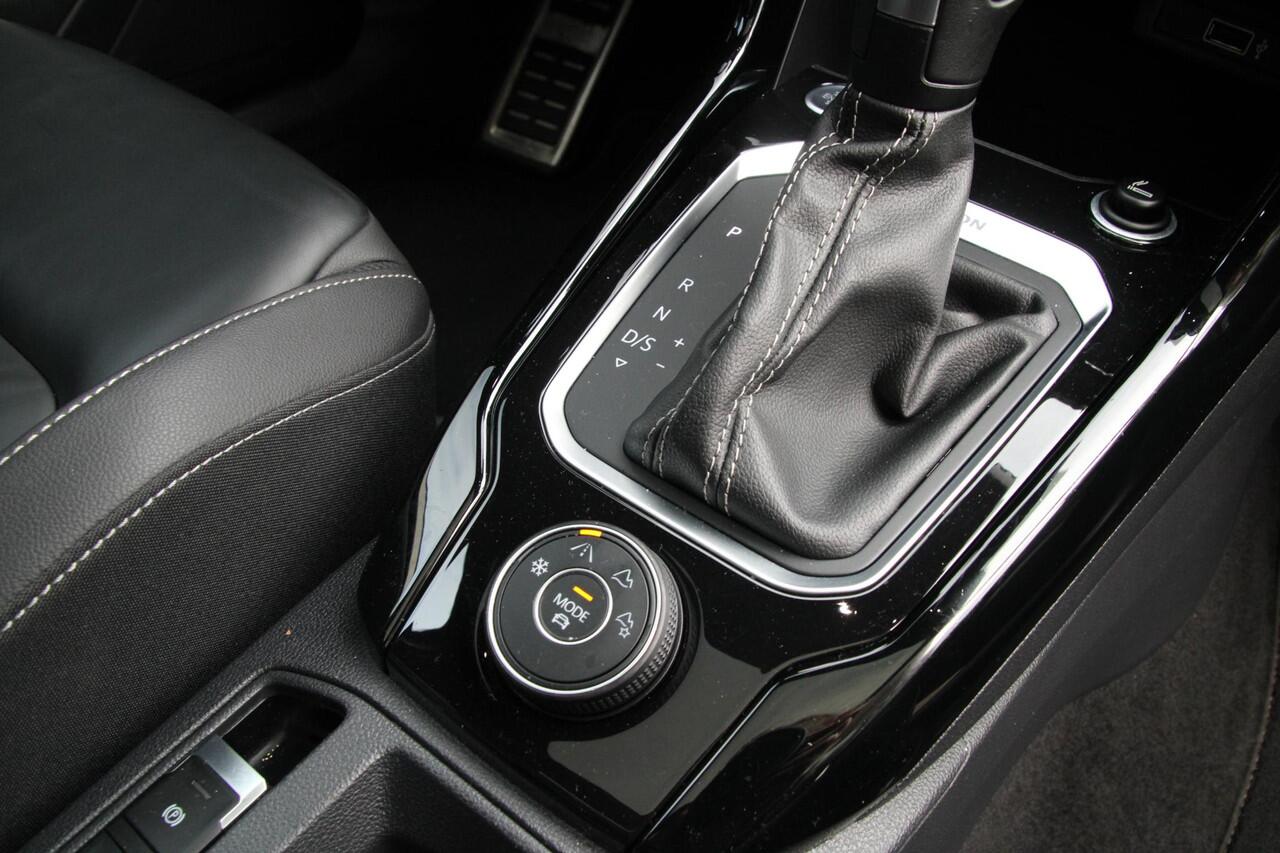 Volkswagen T-Roc 2.0 TSI 4Motion R | Trekhaak | BEATS | Pano |