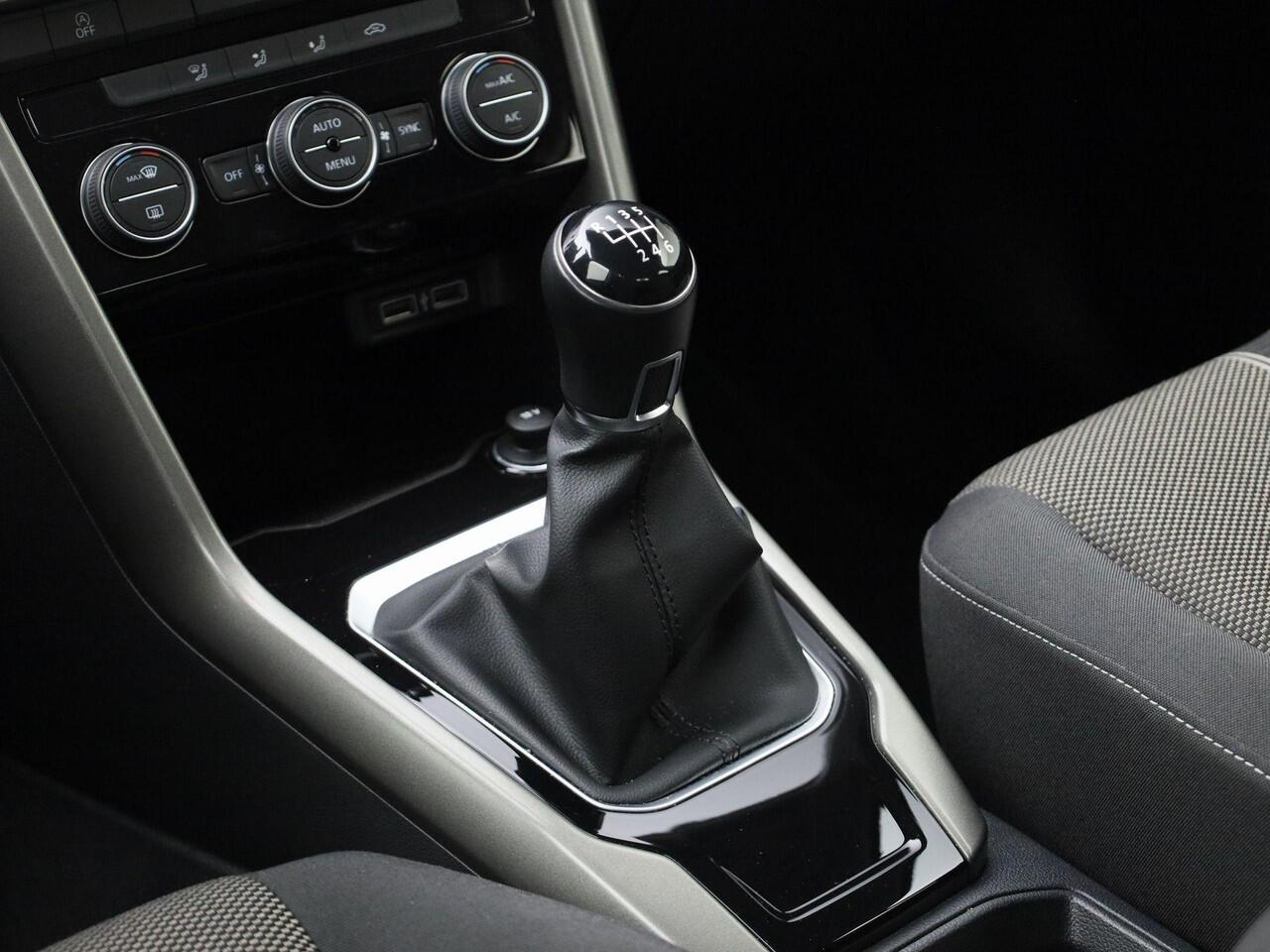 Volkswagen T-Roc 1.5/150PK TSI Style · Apple/Android Car Play · Navigatie · Camera + Parkeersensoren · Trekhaak