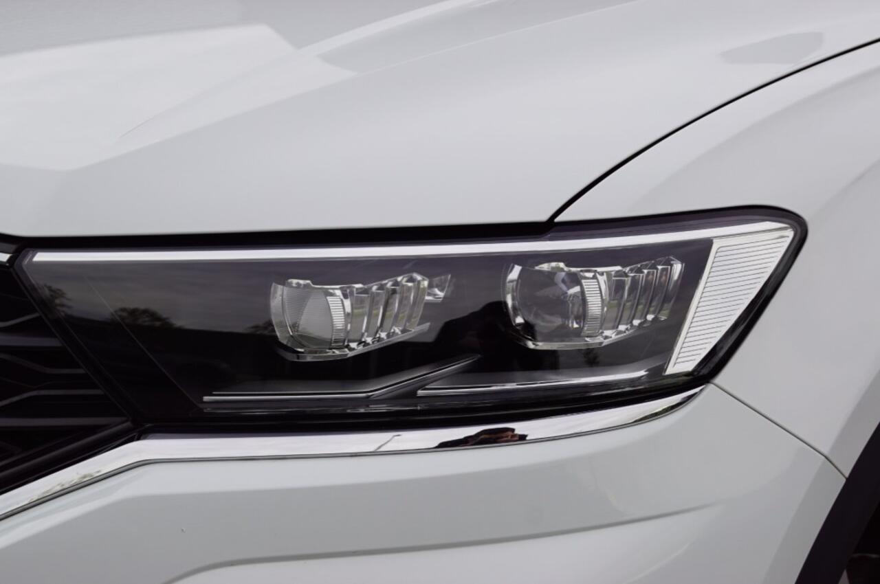 Volkswagen T-Roc 1.5 TSI DSG R-Line 150pk/ Navi /20 Inch LM/ ACC /CarPlay/ Virtual dashboard/ 28 dKM !!!