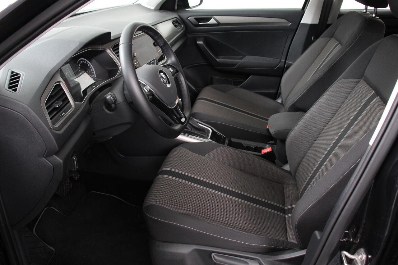 Volkswagen T-Roc 1.5 TSI DSG Style | Navigatie | Climate Control | Adatieve Cruise Control | Electrische achterklep | Stuurwielverwarming | Camera | Parkeer Sensoren