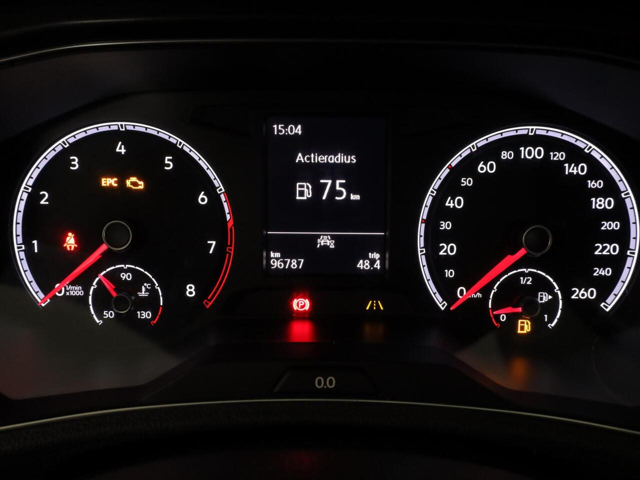 Volkswagen T-Roc 1.0 TSI Style 115 PK | Panorama dak | Automatische airco | LED koplampen |