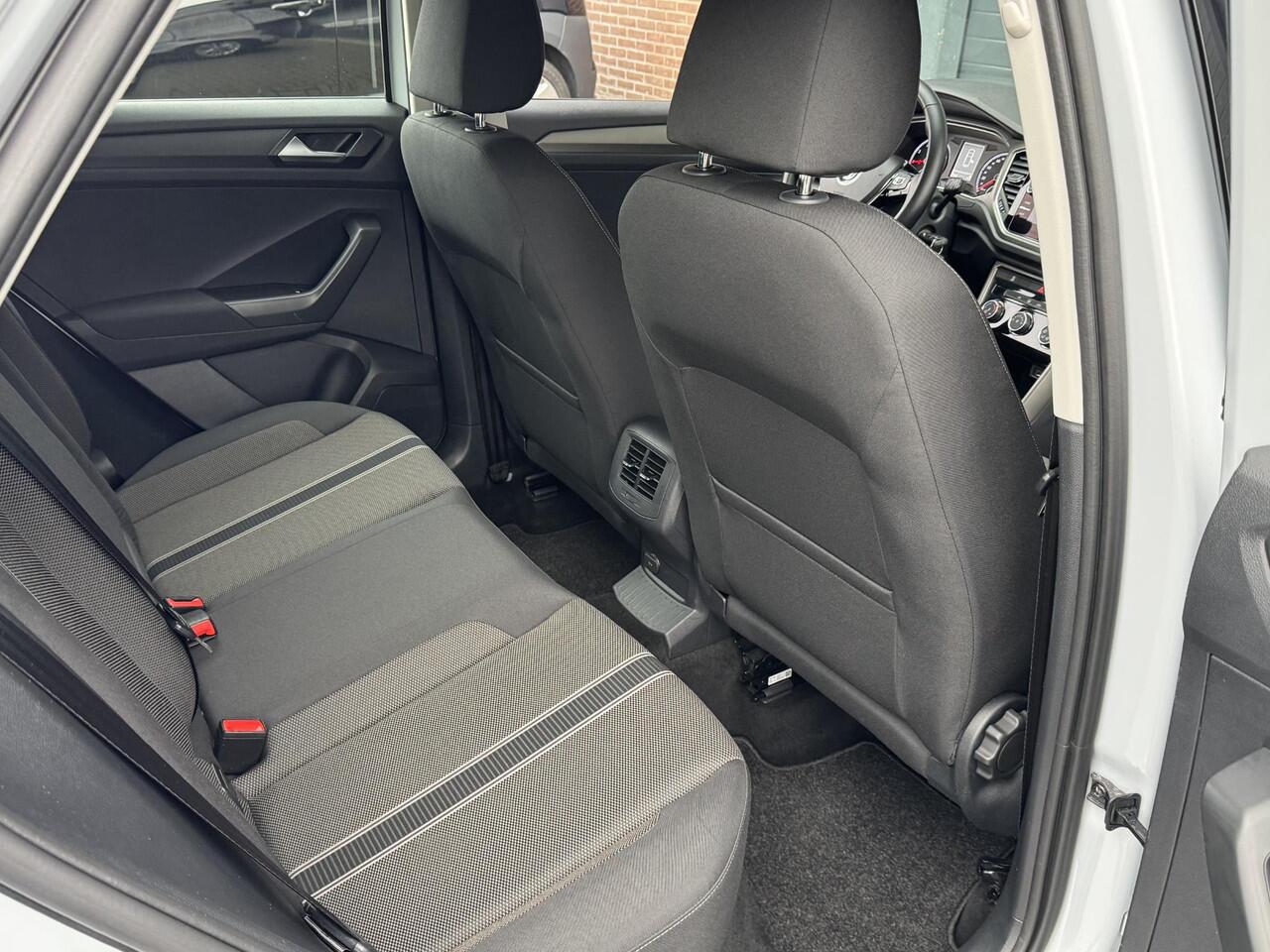 Volkswagen T-Roc 1.0 TSI STYLE I NAVIGATIESYSTEEM I AIRCONDITIONING I ADAPTIVE CRUISE CONTROL