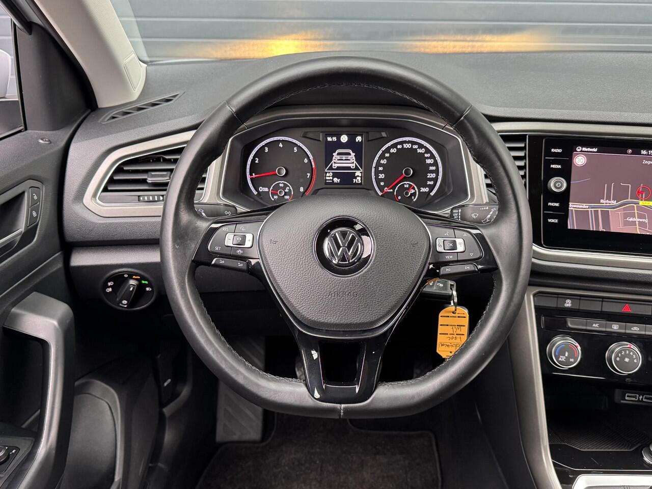 Volkswagen T-Roc 1.0 TSI STYLE I NAVIGATIESYSTEEM I AIRCONDITIONING I ADAPTIVE CRUISE CONTROL