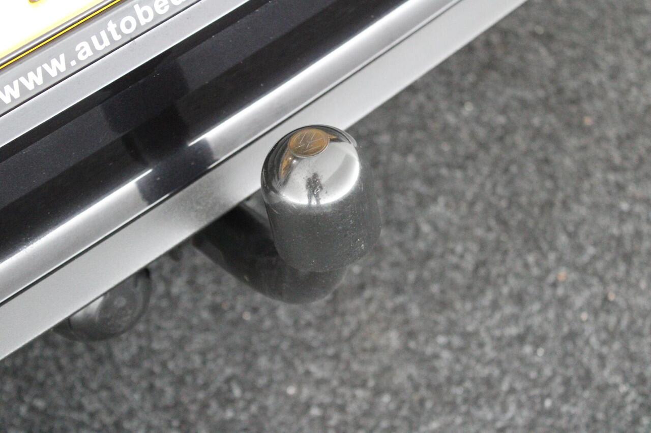 Volkswagen T-Roc 1.5 TSI 150pk DSG R-Line Sport Trekhaak Camera Keyless Led Virtual Cockpit Navigatie