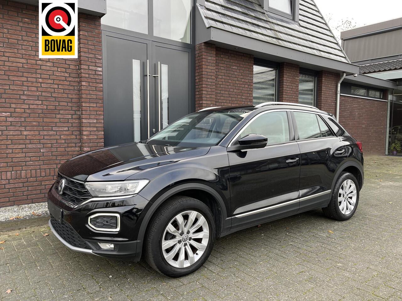 Volkswagen T-Roc 1.5 TSI Sport VIRTUAL DASBOARD | LED | TREKHAAK | ELEC. A. KLEP | ADAPTIVE CRUISE CONTROL | CAMERA | APPLE/ANDROID CARPLAY