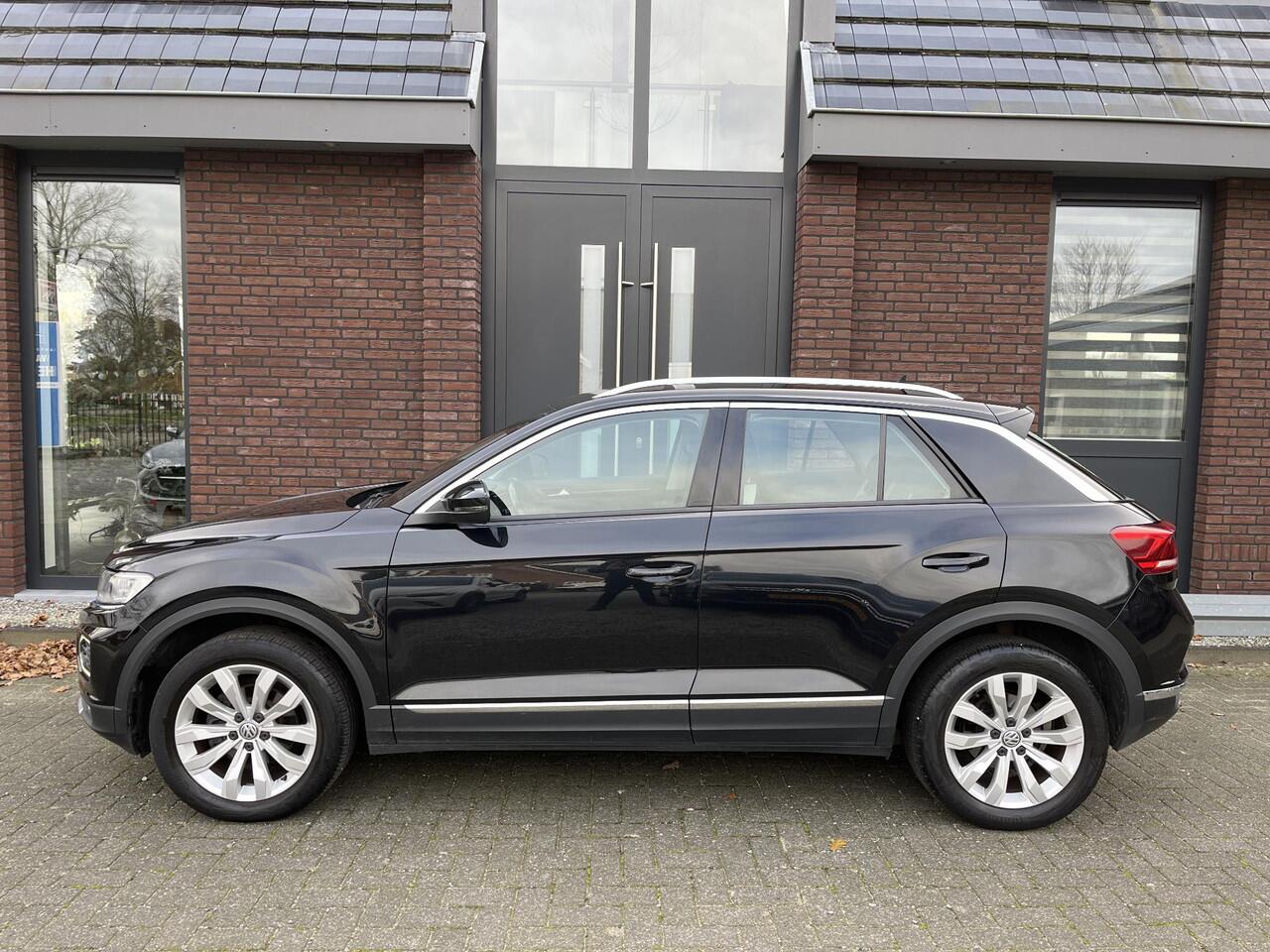 Volkswagen T-Roc 1.5 TSI Sport VIRTUAL DASBOARD | LED | TREKHAAK | ELEC. A. KLEP | ADAPTIVE CRUISE CONTROL | CAMERA | APPLE/ANDROID CARPLAY