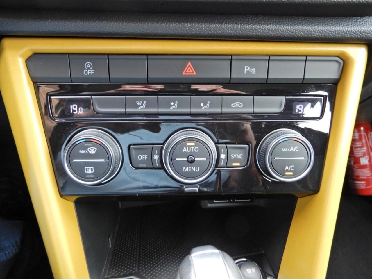 Volkswagen T-Roc 1.5 TSI STYLE automaat