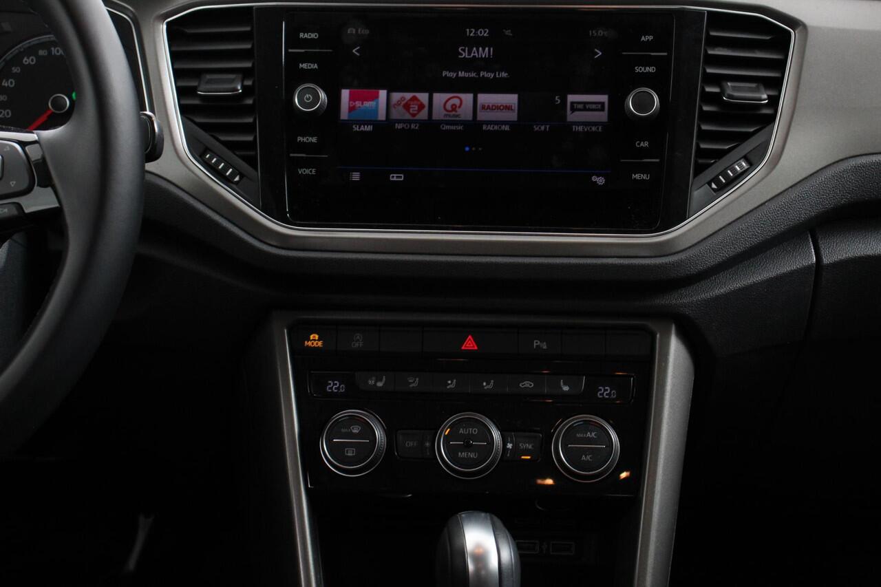 Volkswagen T-Roc 1.5 TSI DSG Style | Navigatie | Climate Control | Adatieve Cruise Control | Electrische achterklep | Stuurwielverwarming | Camera | Parkeer Sensoren