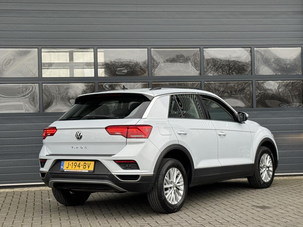 Volkswagen T-Roc 1.0 TSI STYLE I NAVIGATIESYSTEEM I AIRCONDITIONING I ADAPTIVE CRUISE CONTROL