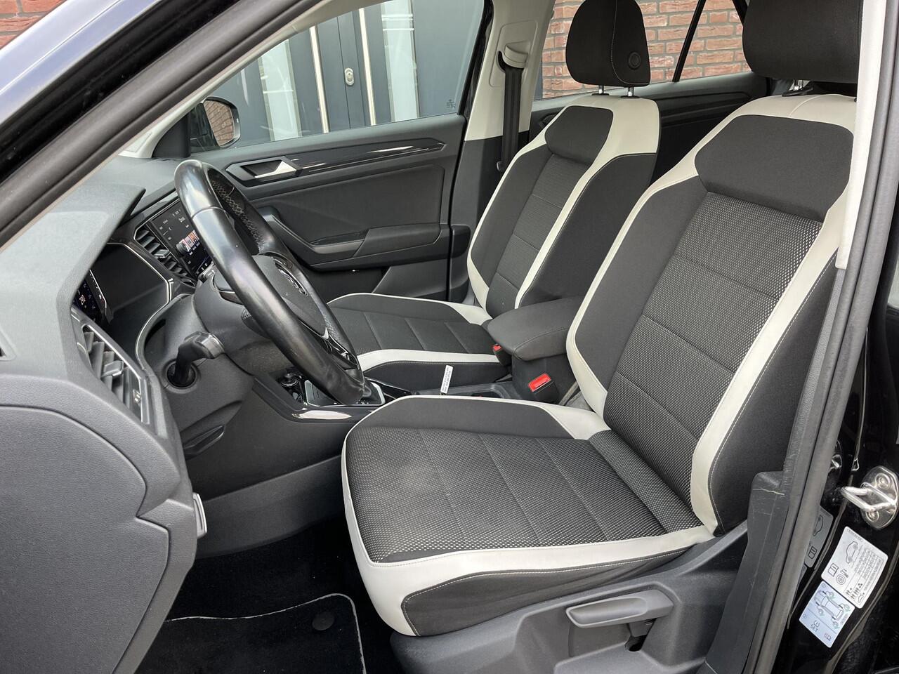 Volkswagen T-Roc 1.5 TSI Sport VIRTUAL DASBOARD | LED | TREKHAAK | ELEC. A. KLEP | ADAPTIVE CRUISE CONTROL | CAMERA | APPLE/ANDROID CARPLAY