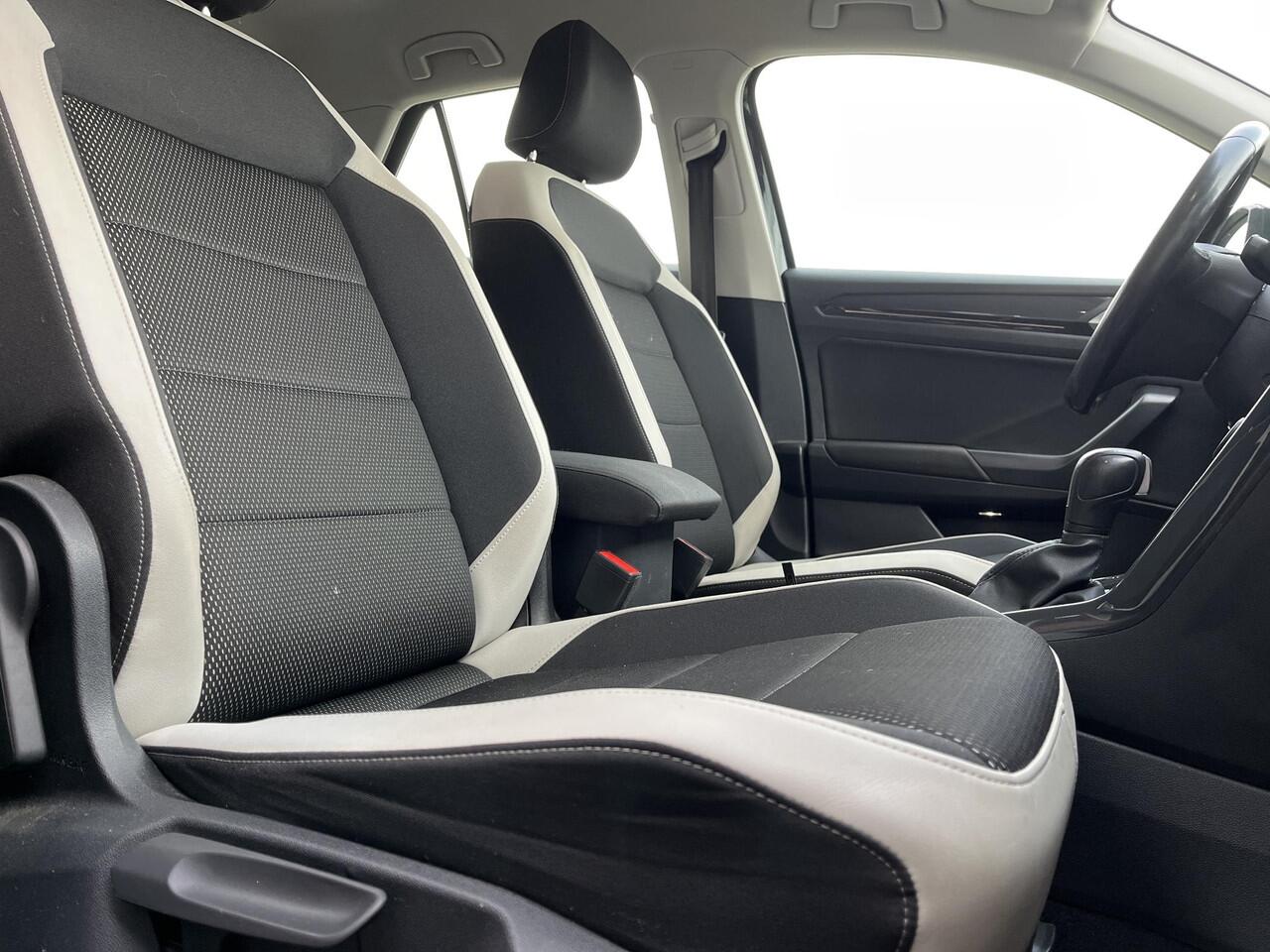 Volkswagen T-Roc 1.5 TSI Sport VIRTUAL DASBOARD | LED | TREKHAAK | ELEC. A. KLEP | ADAPTIVE CRUISE CONTROL | CAMERA | APPLE/ANDROID CARPLAY