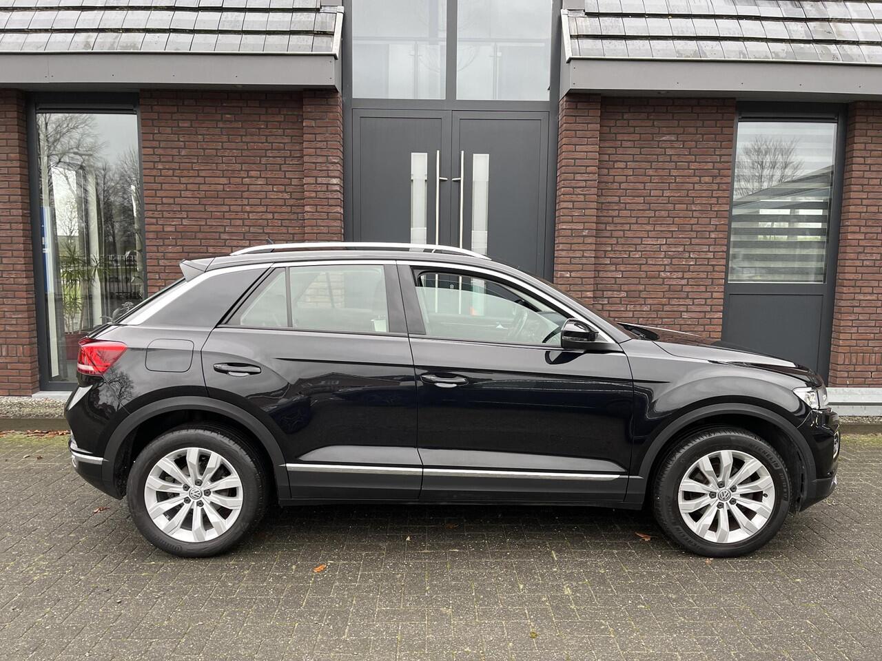 Volkswagen T-Roc 1.5 TSI Sport VIRTUAL DASBOARD | LED | TREKHAAK | ELEC. A. KLEP | ADAPTIVE CRUISE CONTROL | CAMERA | APPLE/ANDROID CARPLAY