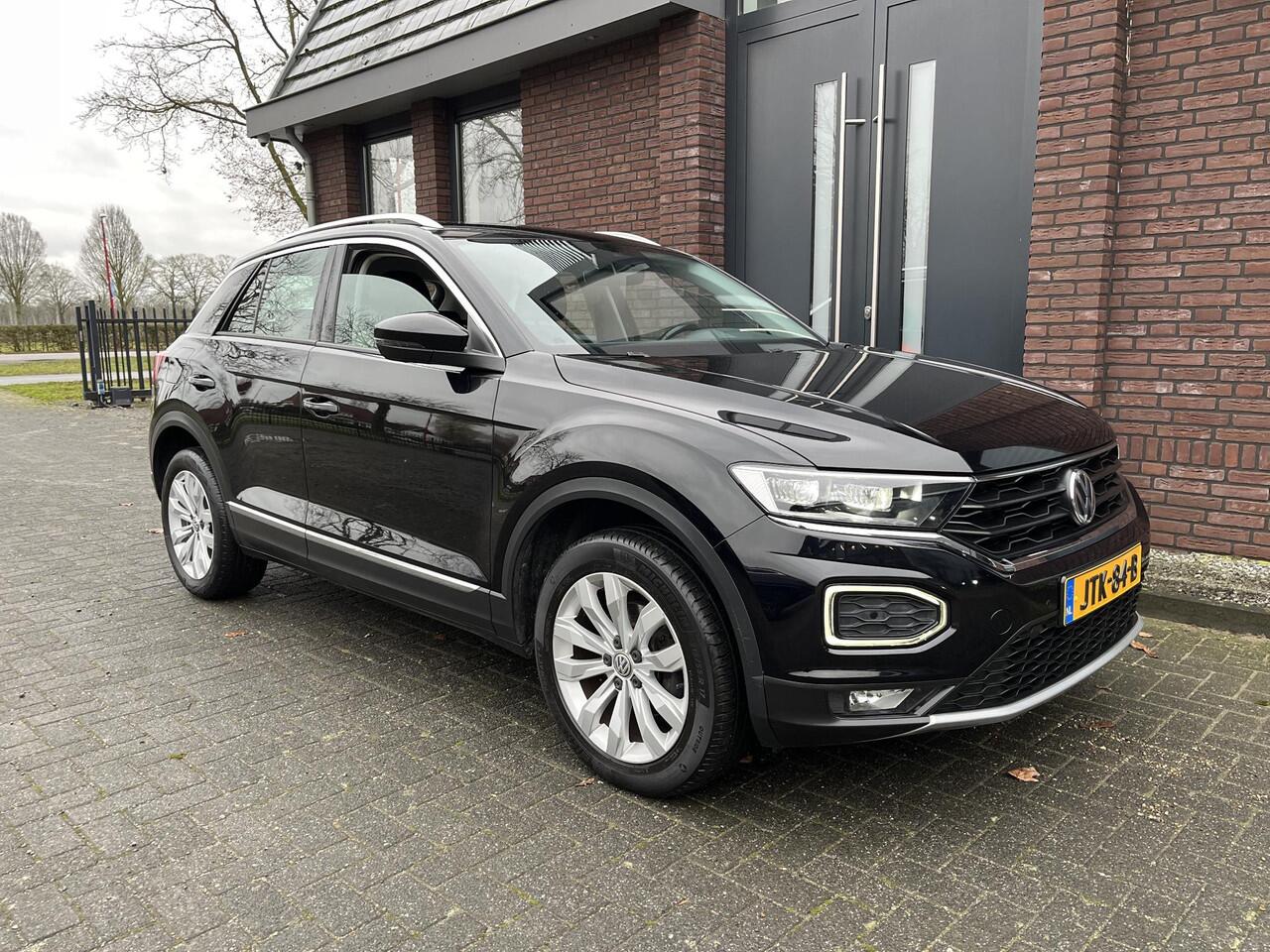 Volkswagen T-Roc 1.5 TSI Sport VIRTUAL DASBOARD | LED | TREKHAAK | ELEC. A. KLEP | ADAPTIVE CRUISE CONTROL | CAMERA | APPLE/ANDROID CARPLAY