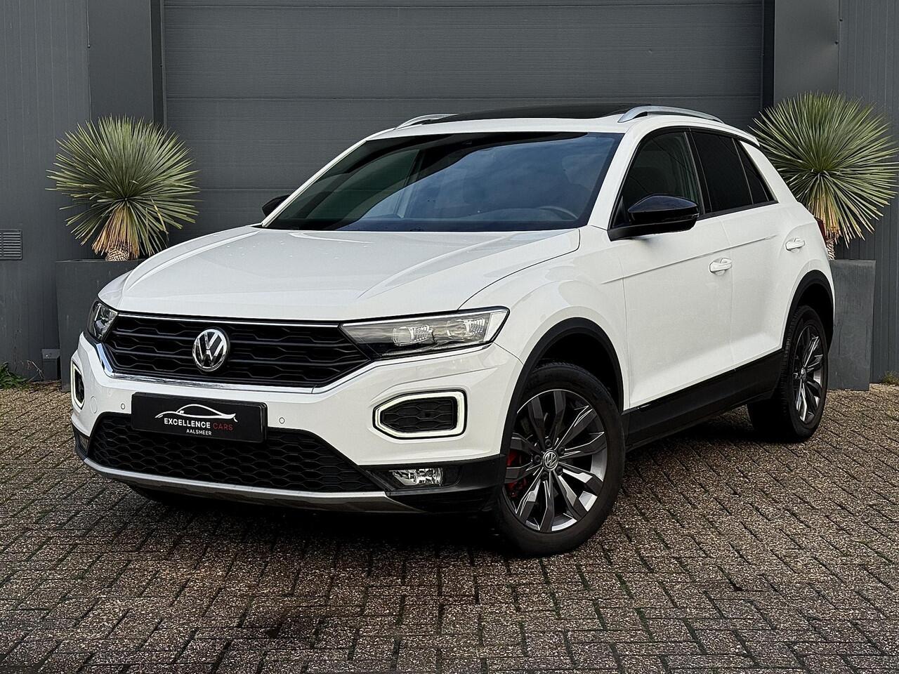 Volkswagen T-Roc 1.5 TSI Sport Pano Virtual Automaat Black style