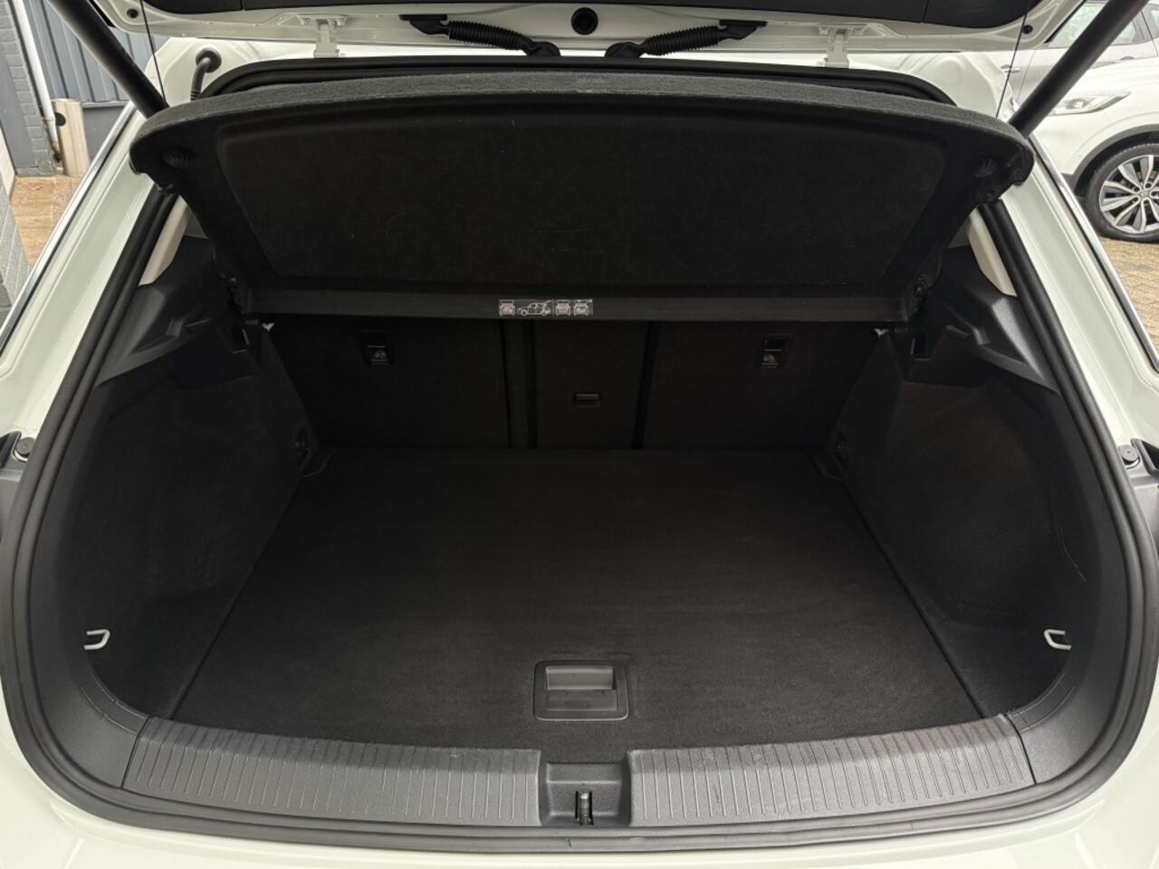 Volkswagen T-Roc 1.5 TSI Style Bns CAMERA/TREKHAAK/VIRTUEEL