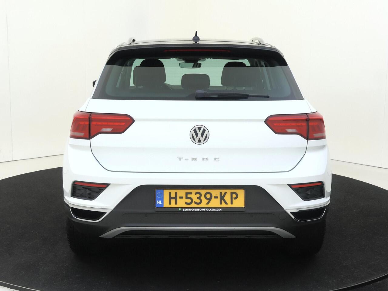 Volkswagen T-Roc 1.0 TSI Style Business | Parkeersensoren | Adaptieve cruise control | CarPlay | Navigatie | Airco | Elektrisch inklapbare buitenspiegels |