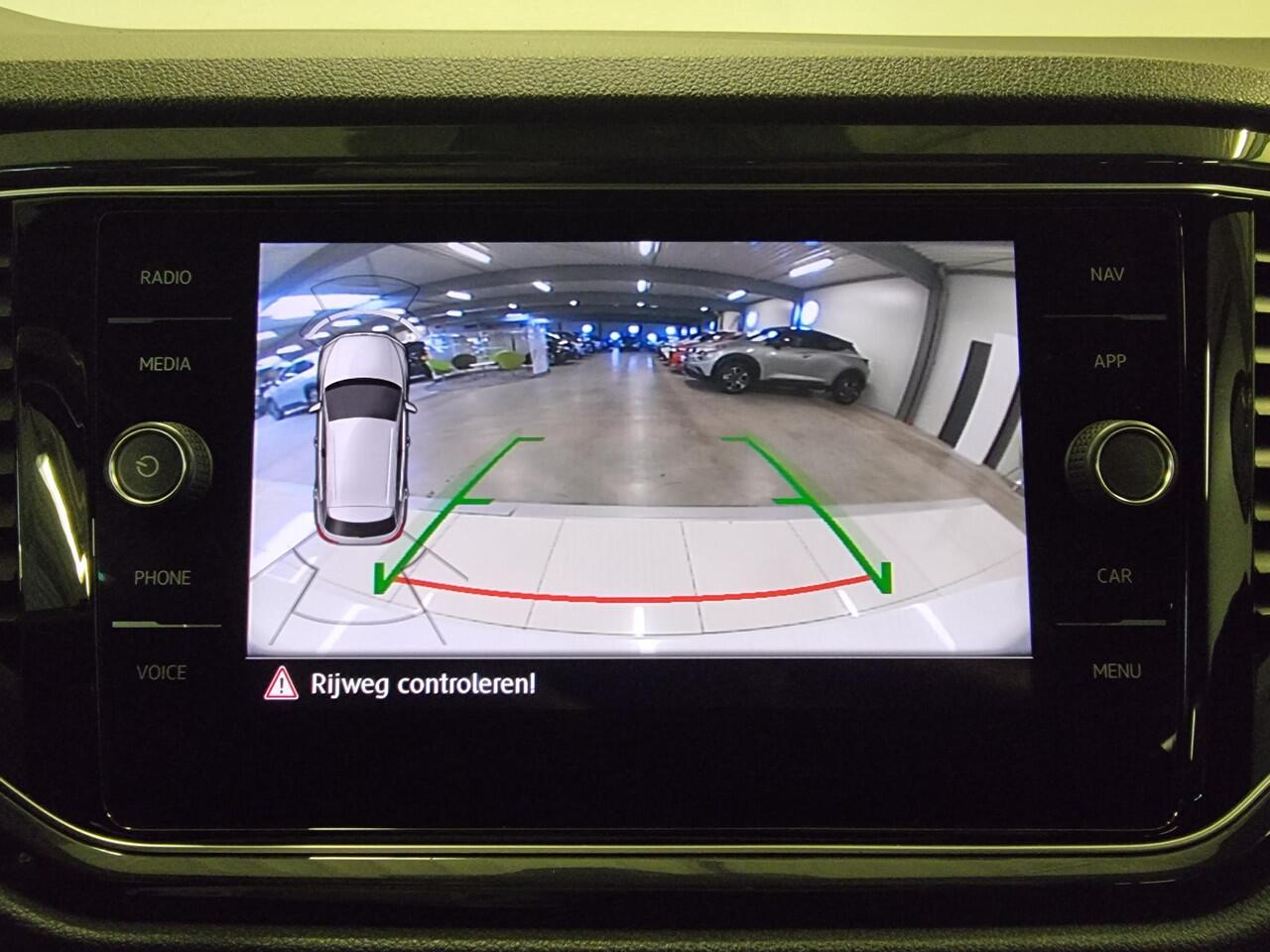 Volkswagen T-Roc 1.5 TSI Sport | Open dak | Navigatie | Achteruitrijcamera |