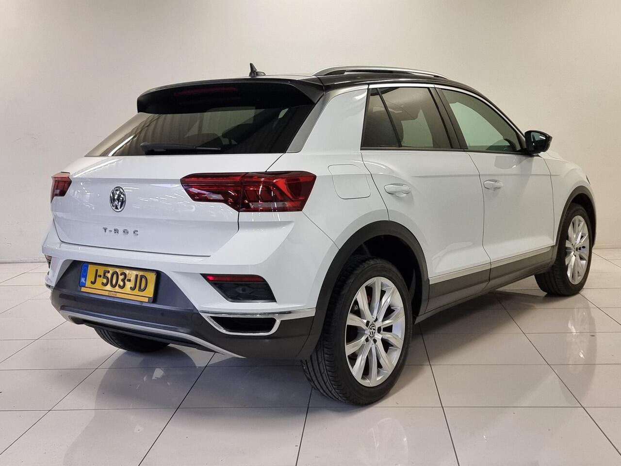 Volkswagen T-Roc 1.5 TSI Sport | Open dak | Navigatie | Achteruitrijcamera |