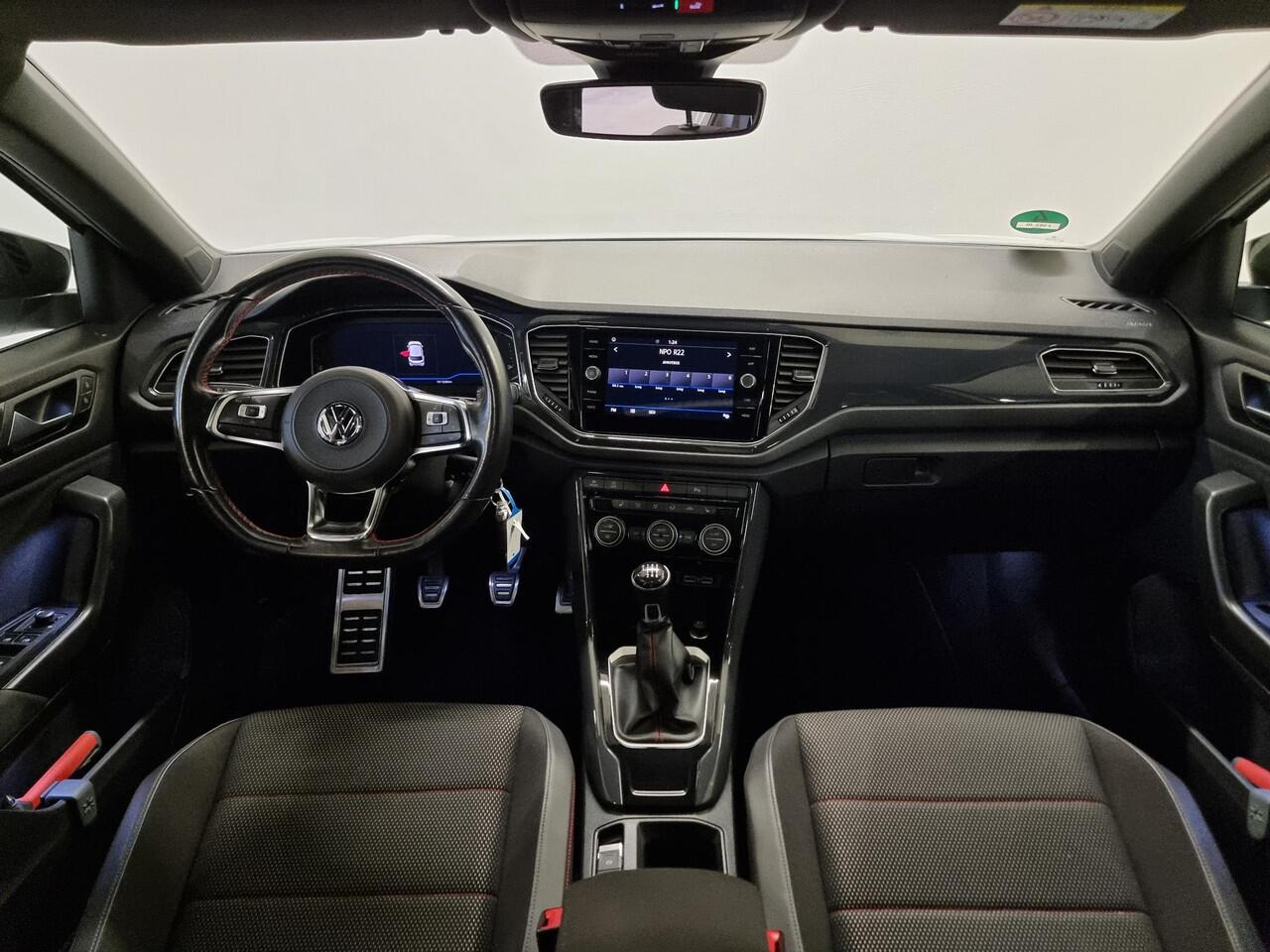 Volkswagen T-Roc 1.5 TSI Sport | Open dak | Navigatie | Achteruitrijcamera |