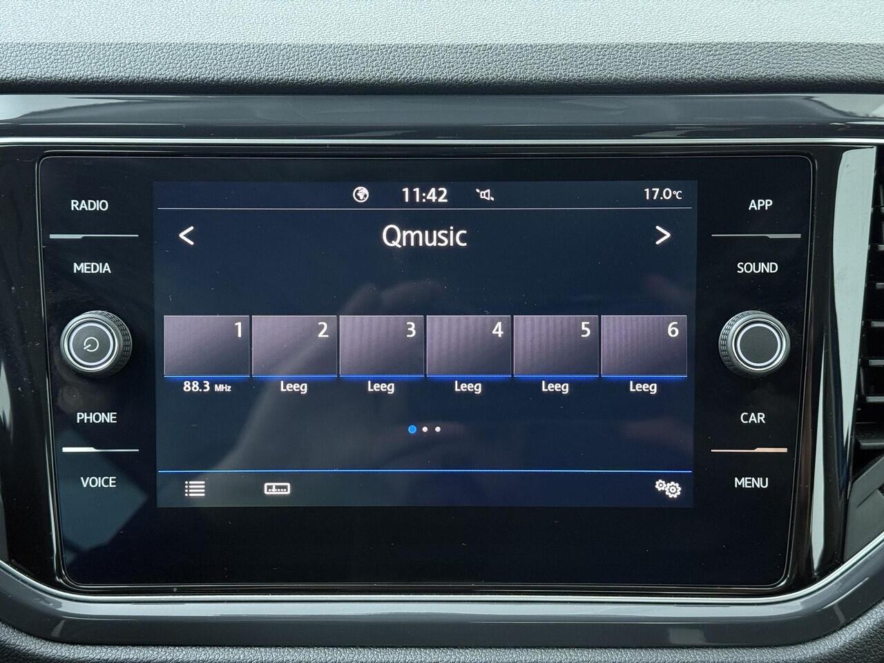 Volkswagen T-Roc 1.5 TSI Sport | 150 PK | Automaat | Achteruitrijcamera | Adaptive cruise control | Climate control |