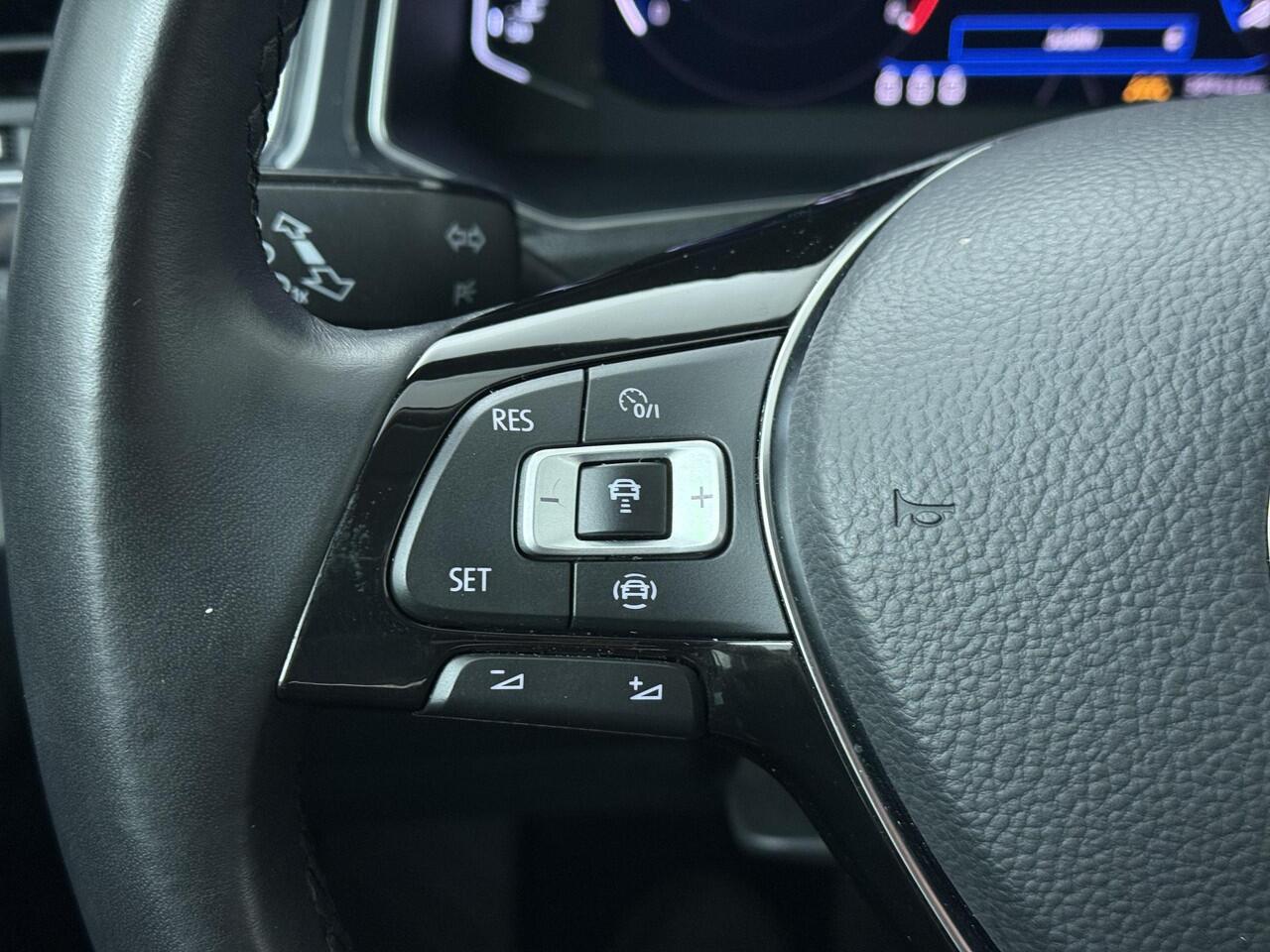 Volkswagen T-Roc 1.5 TSI Sport | 150 PK | Automaat | Achteruitrijcamera | Adaptive cruise control | Climate control |