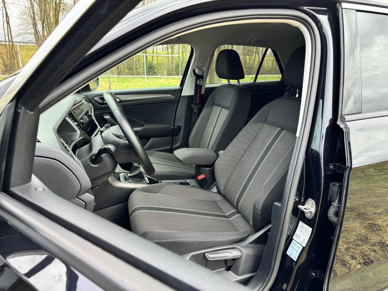 Volkswagen T-Roc 1.5 TSI 150PK Sport | TREKHAAK 1.500KG | ADAP. CRUISE | BLINDSPOT | LED | STOELVERWARMING |